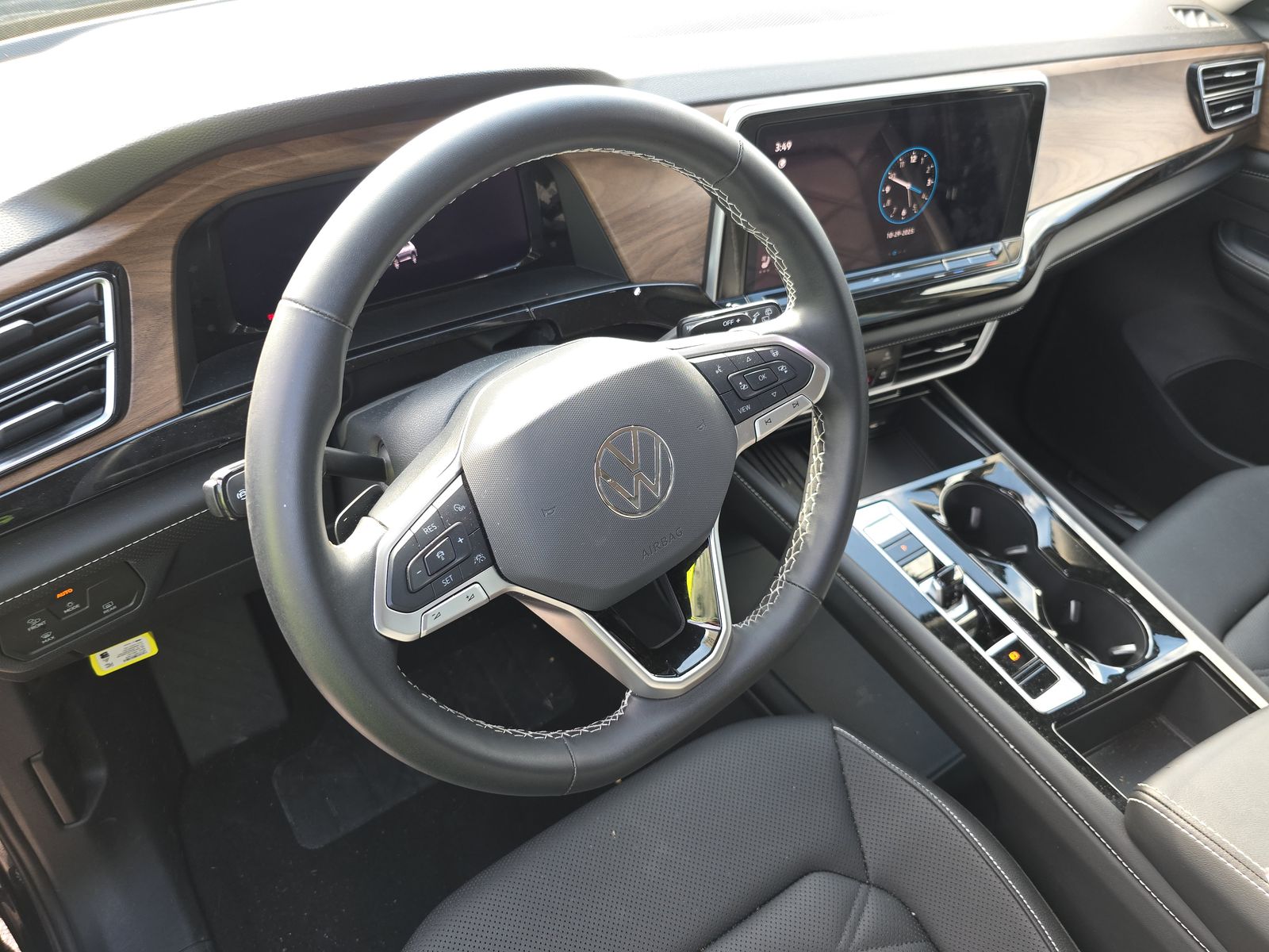 2025 Volkswagen Atlas 2.0T SE FWD