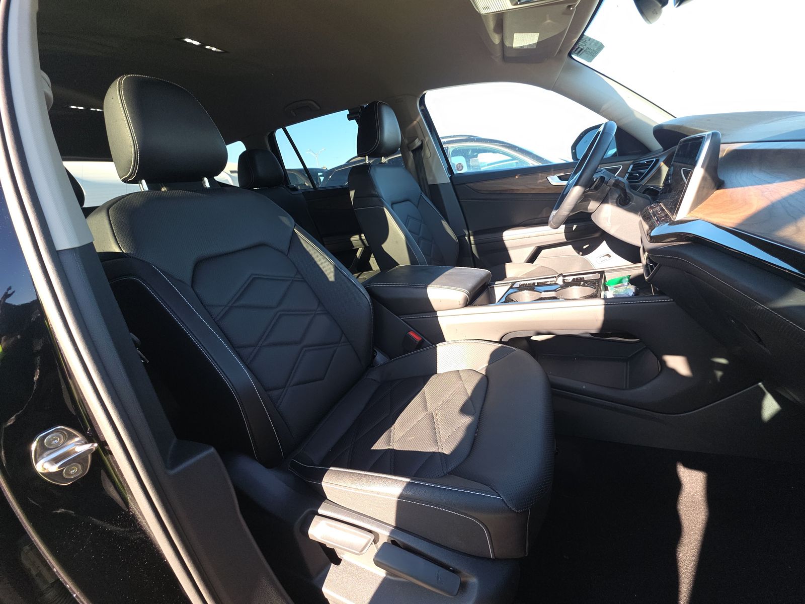 2025 Volkswagen Atlas 2.0T SE FWD