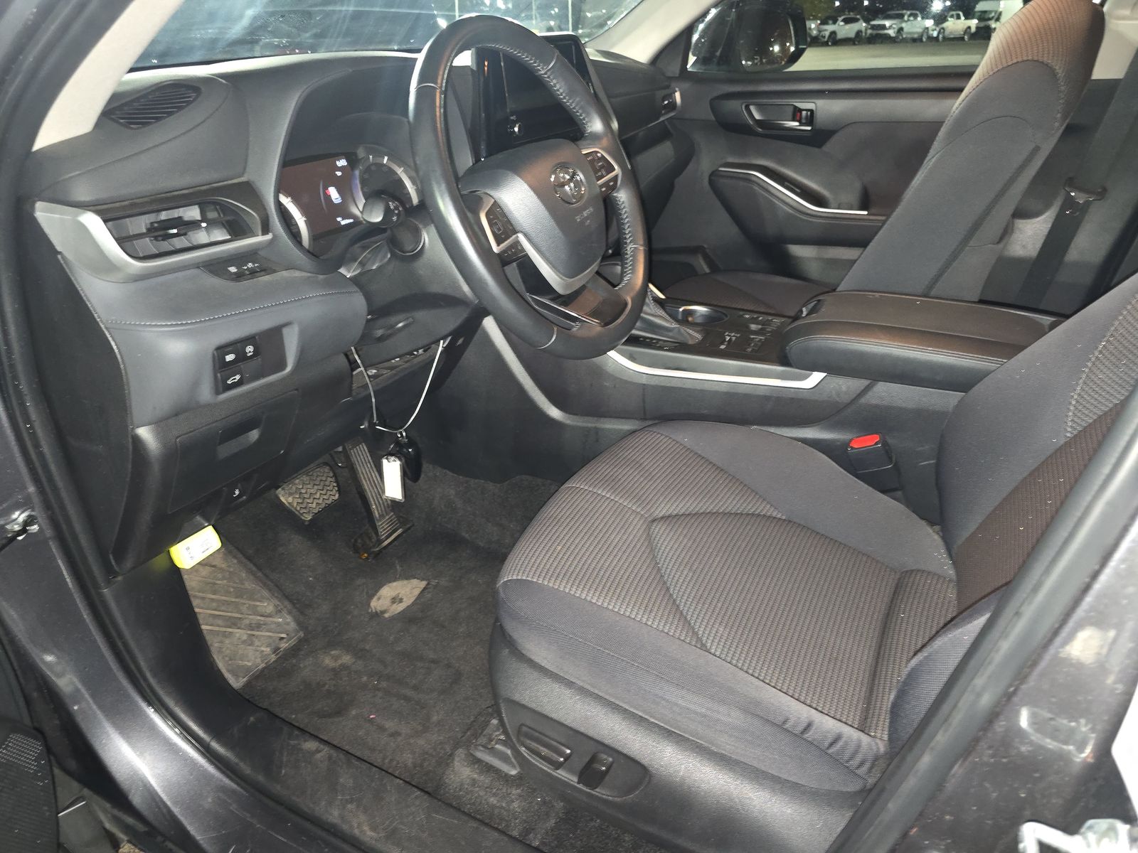 2024 Toyota Highlander LE AWD