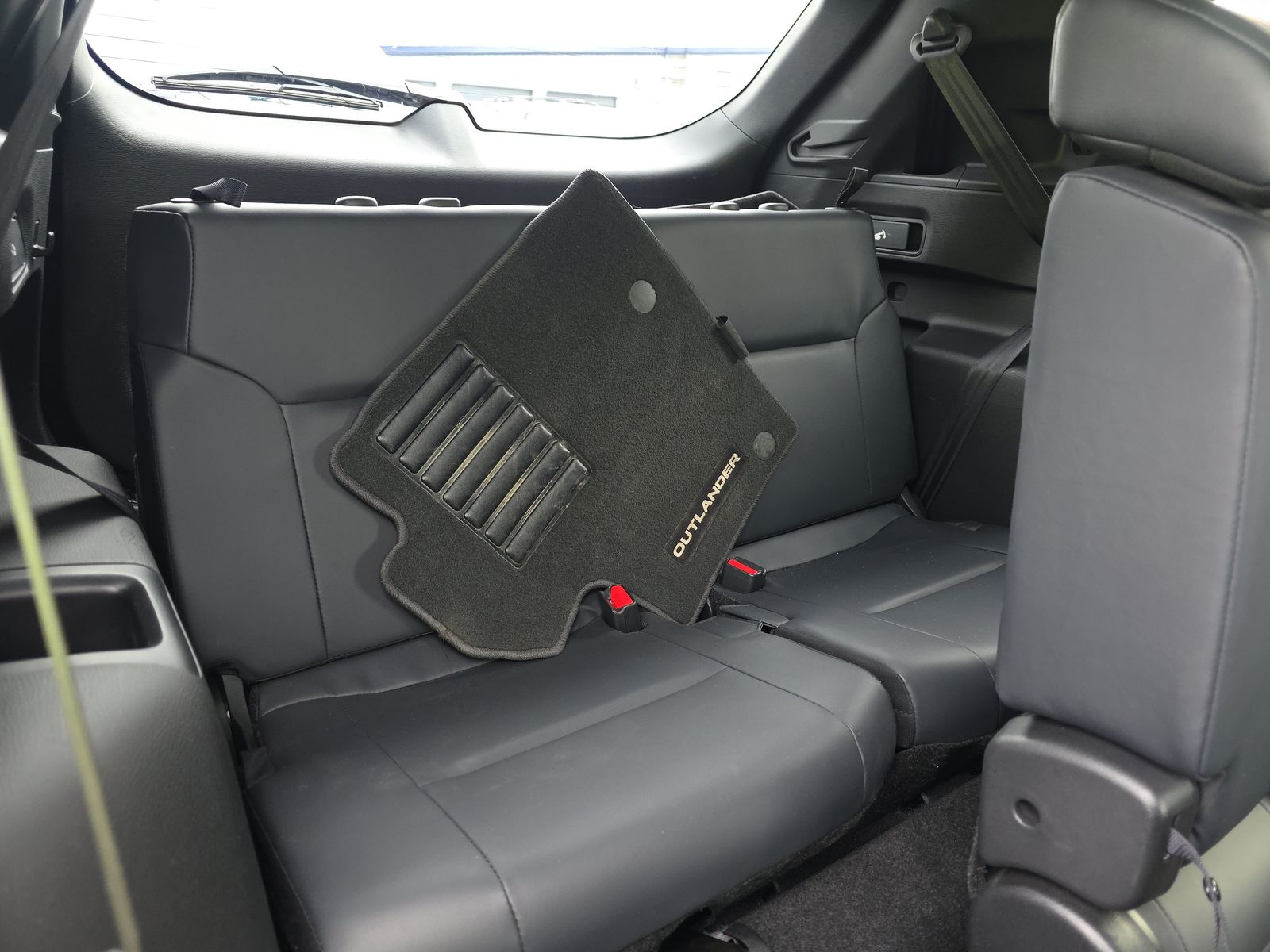 2025 Mitsubishi Outlander SE AWD