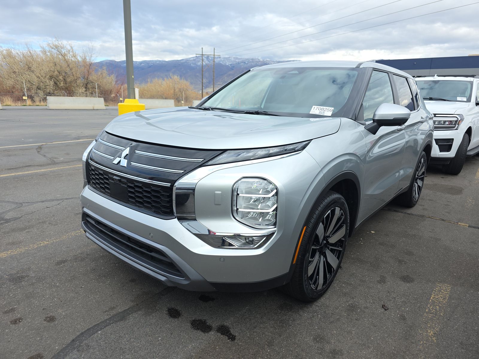 2025 Mitsubishi Outlander SE AWD