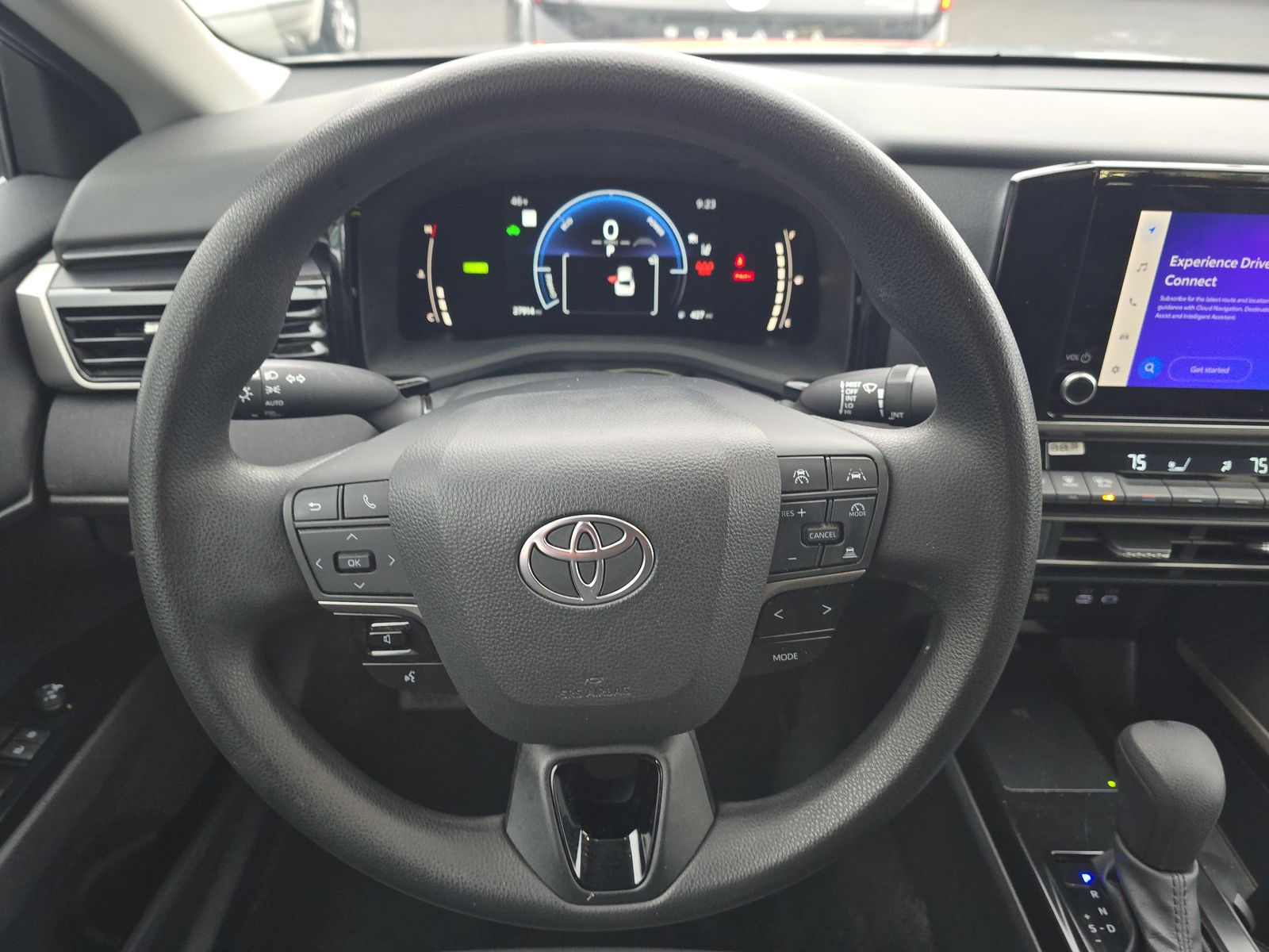 2025 Toyota Camry LE FWD