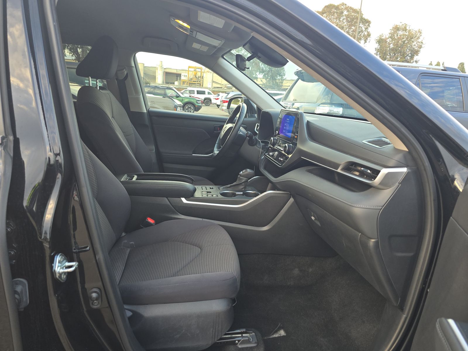 2024 Toyota Highlander LE AWD