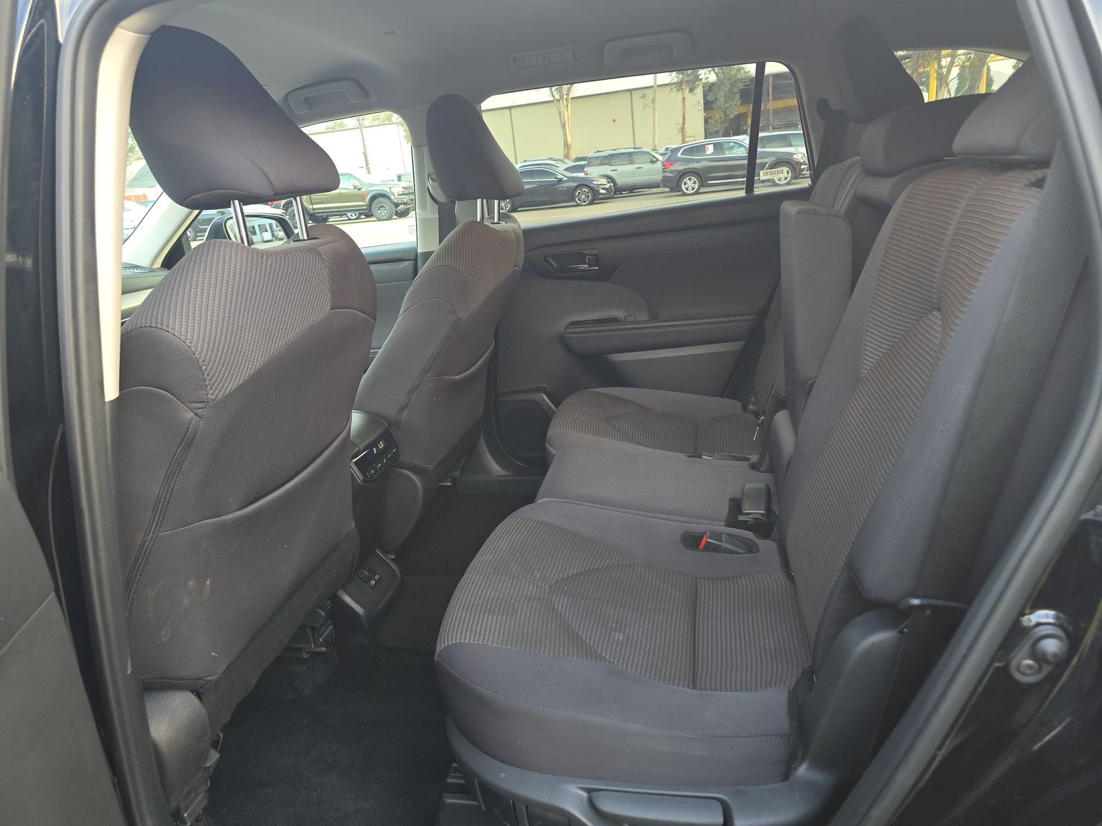 2024 Toyota Highlander LE AWD