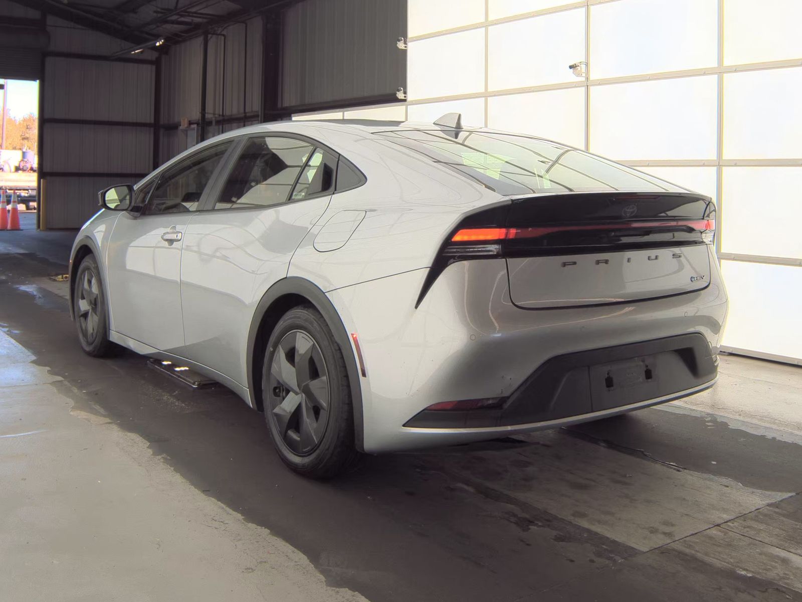 2025 Toyota Prius LE FWD