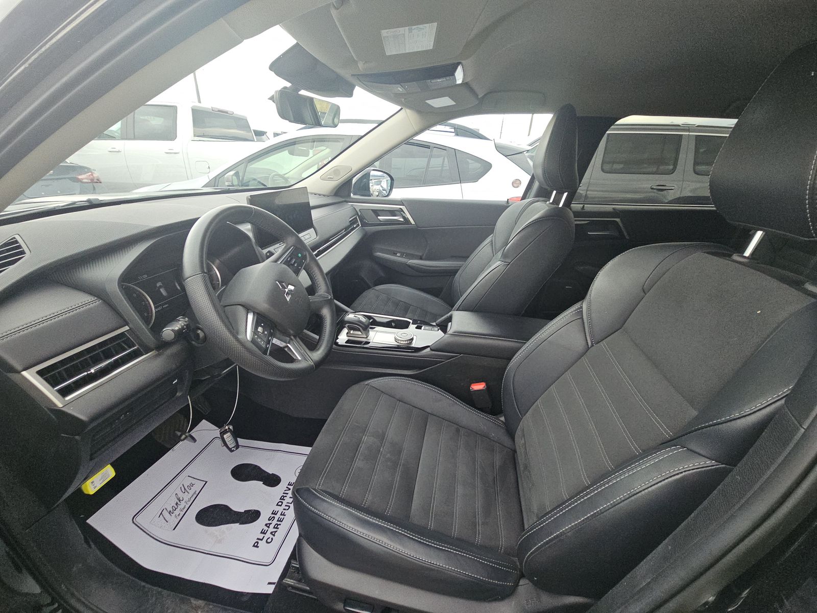 2025 Mitsubishi Outlander SE FWD