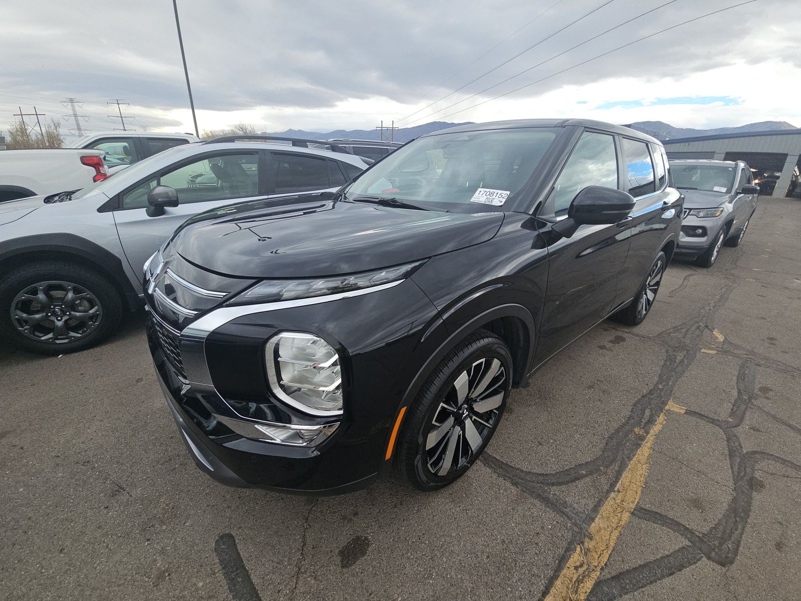 2025 Mitsubishi Outlander SE FWD