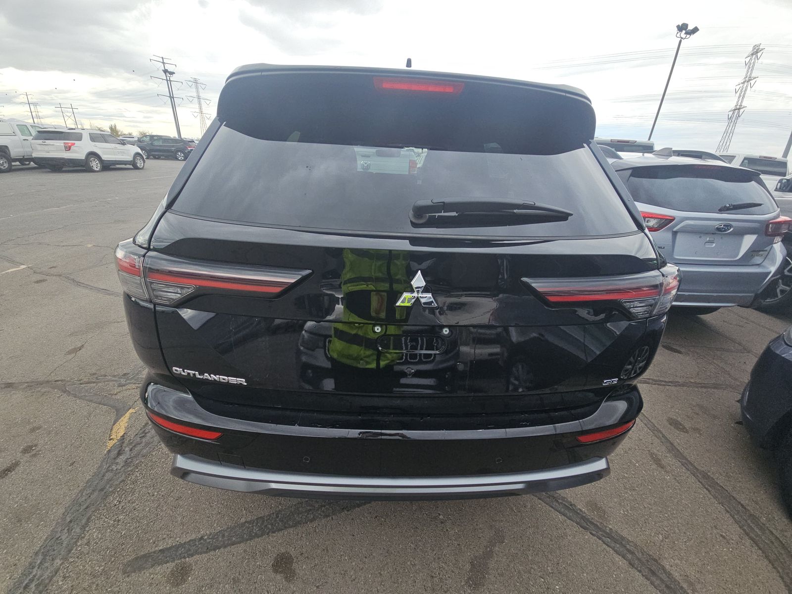 2025 Mitsubishi Outlander SE FWD