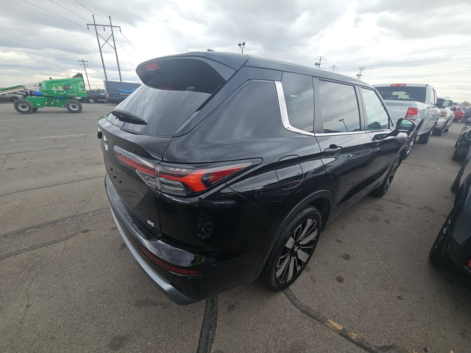 2025 Mitsubishi Outlander SE FWD
