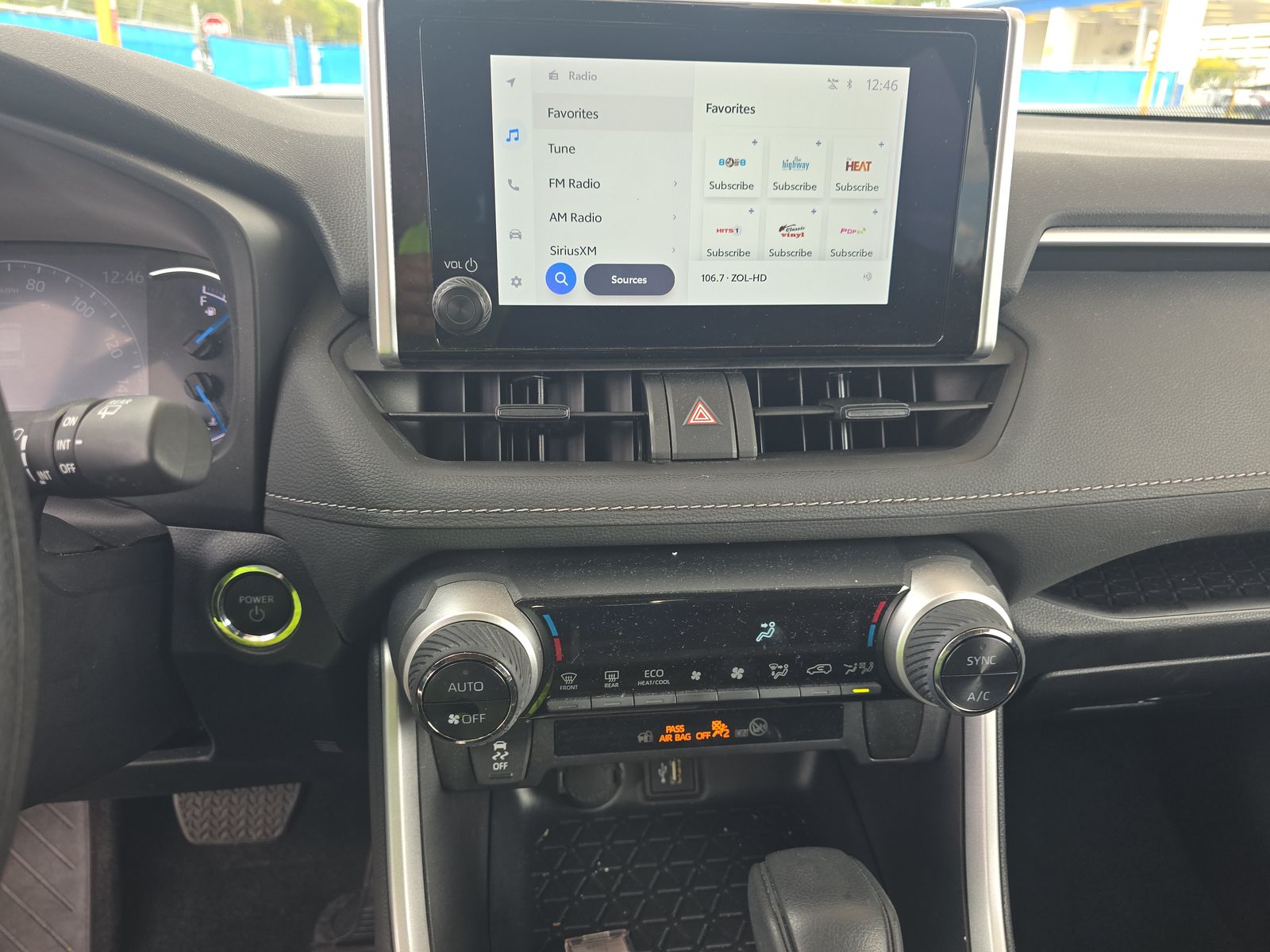 2025 Toyota RAV4 Hybrid XLE AWD