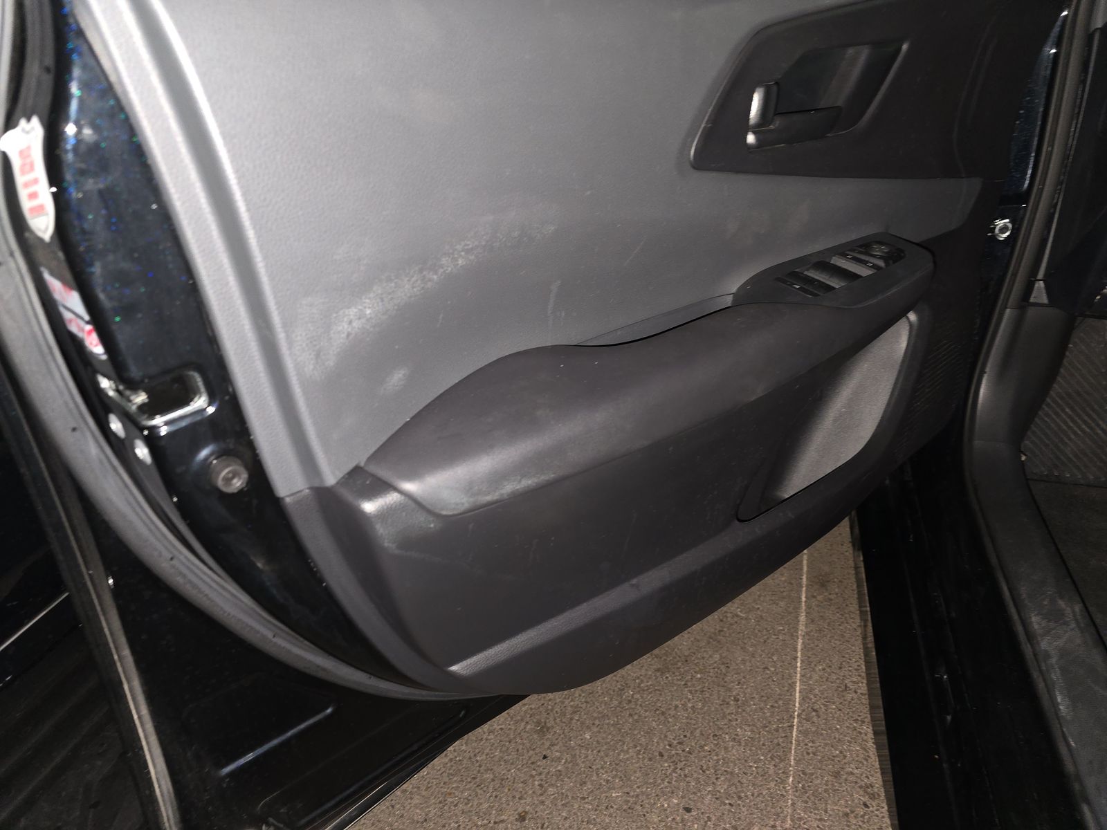 2025 Toyota Prius LE FWD