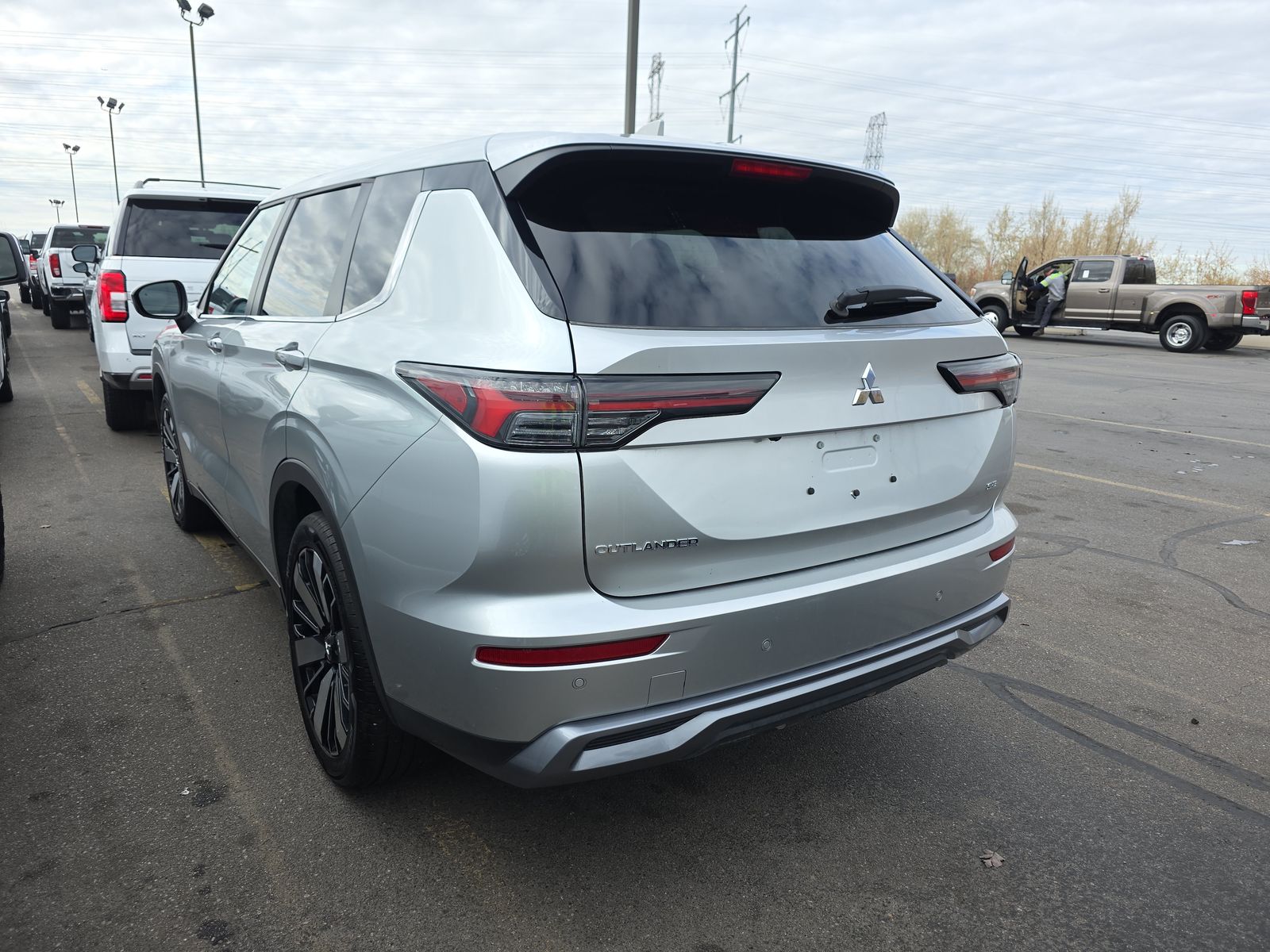 2025 Mitsubishi Outlander SE AWD
