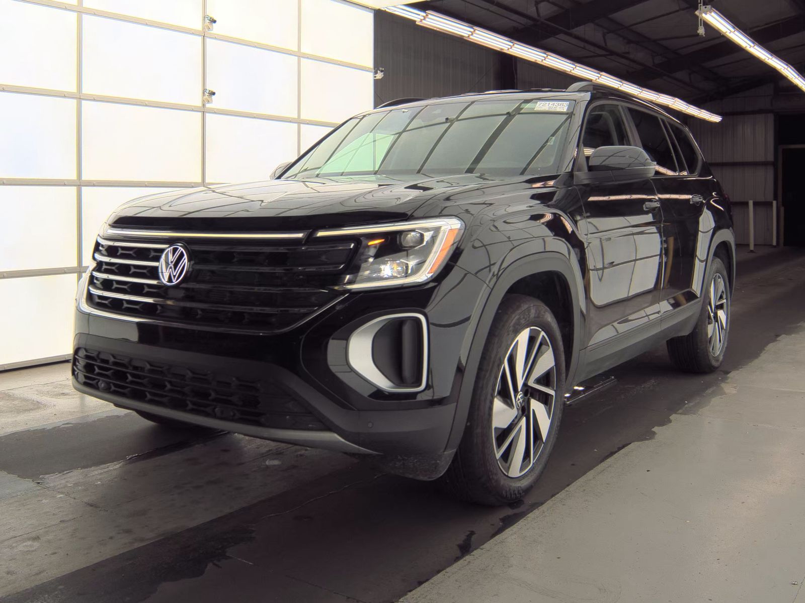 2025 Volkswagen Atlas 2.0T SE FWD