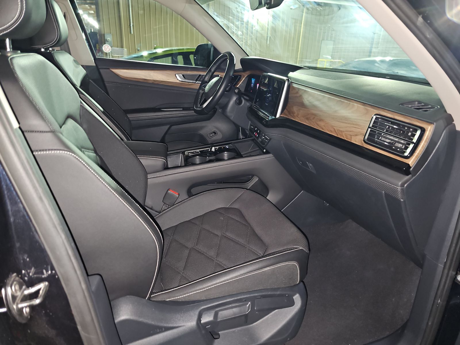 2025 Volkswagen Atlas 2.0T SE FWD