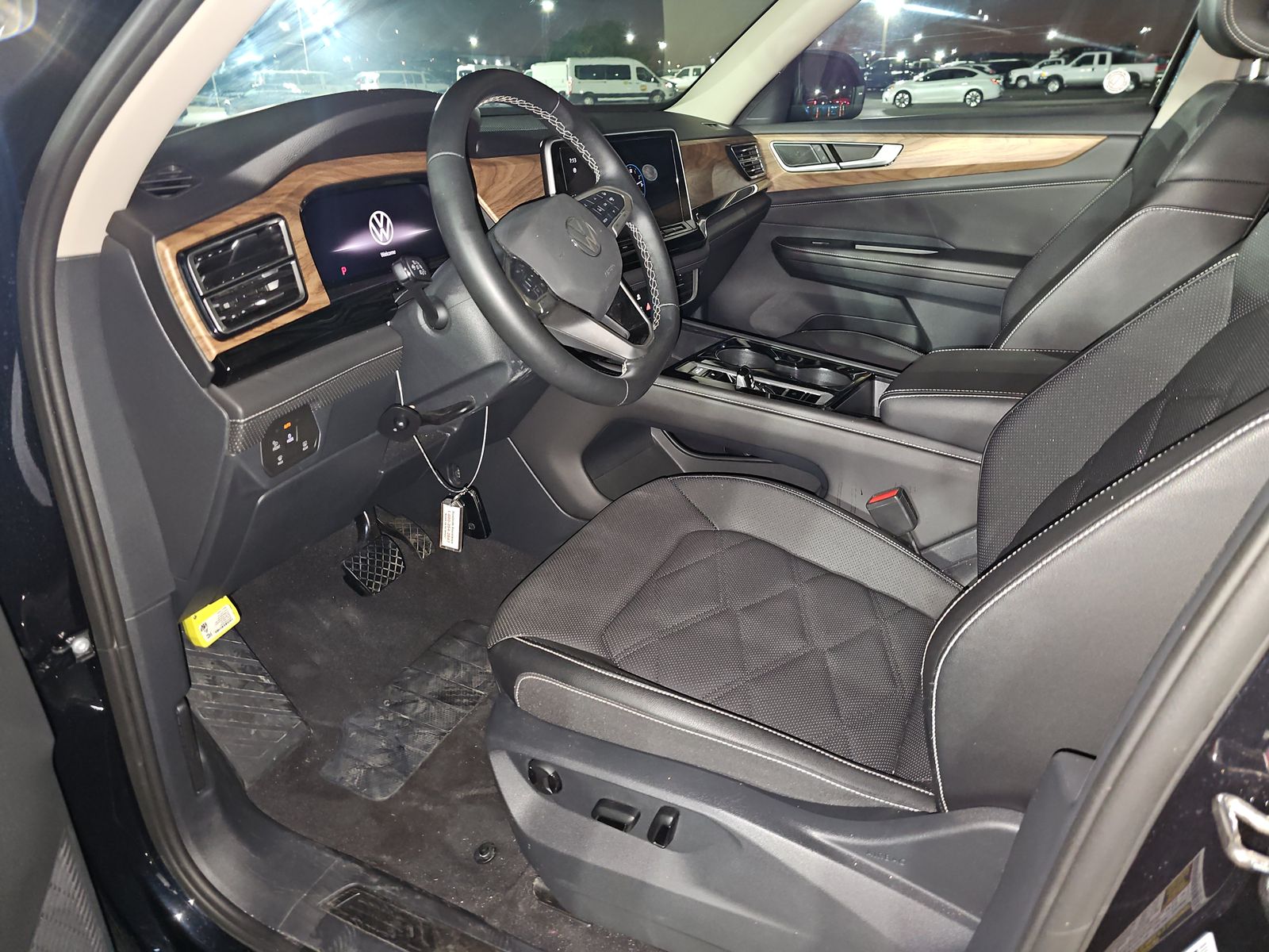 2025 Volkswagen Atlas 2.0T SE FWD