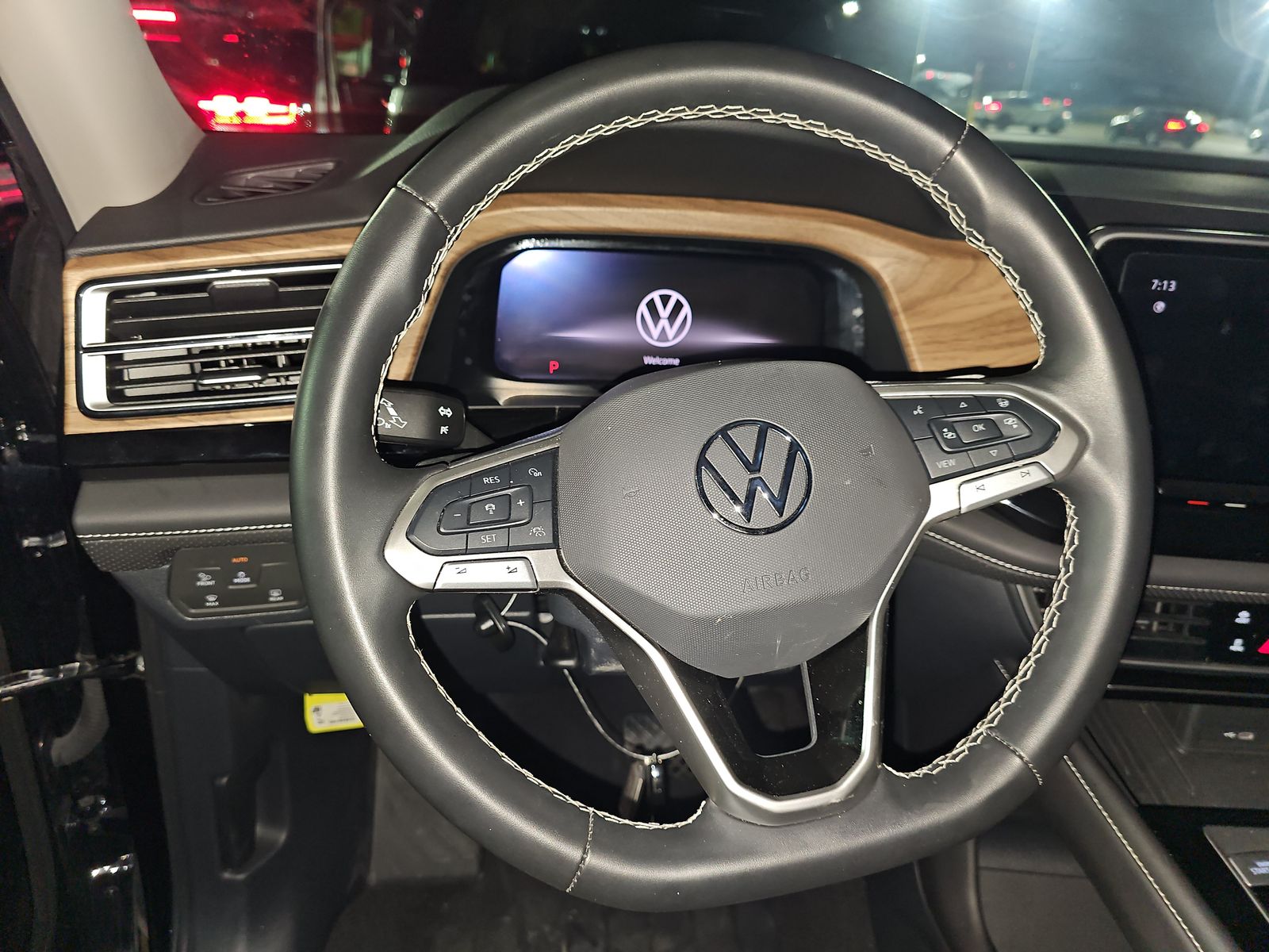 2025 Volkswagen Atlas 2.0T SE FWD