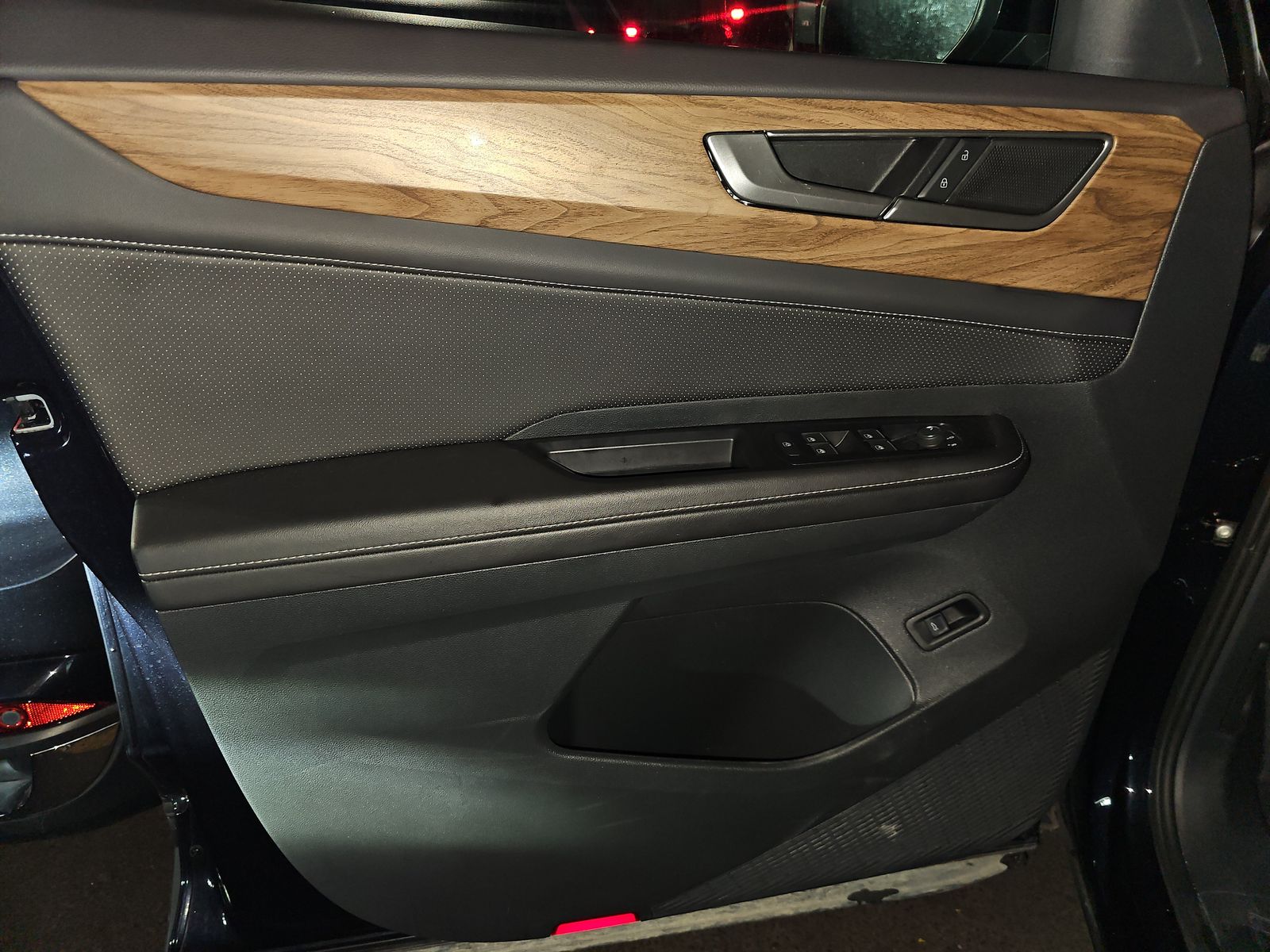 2025 Volkswagen Atlas 2.0T SE FWD