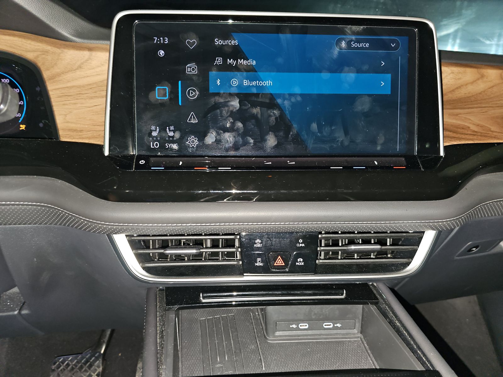 2025 Volkswagen Atlas 2.0T SE FWD