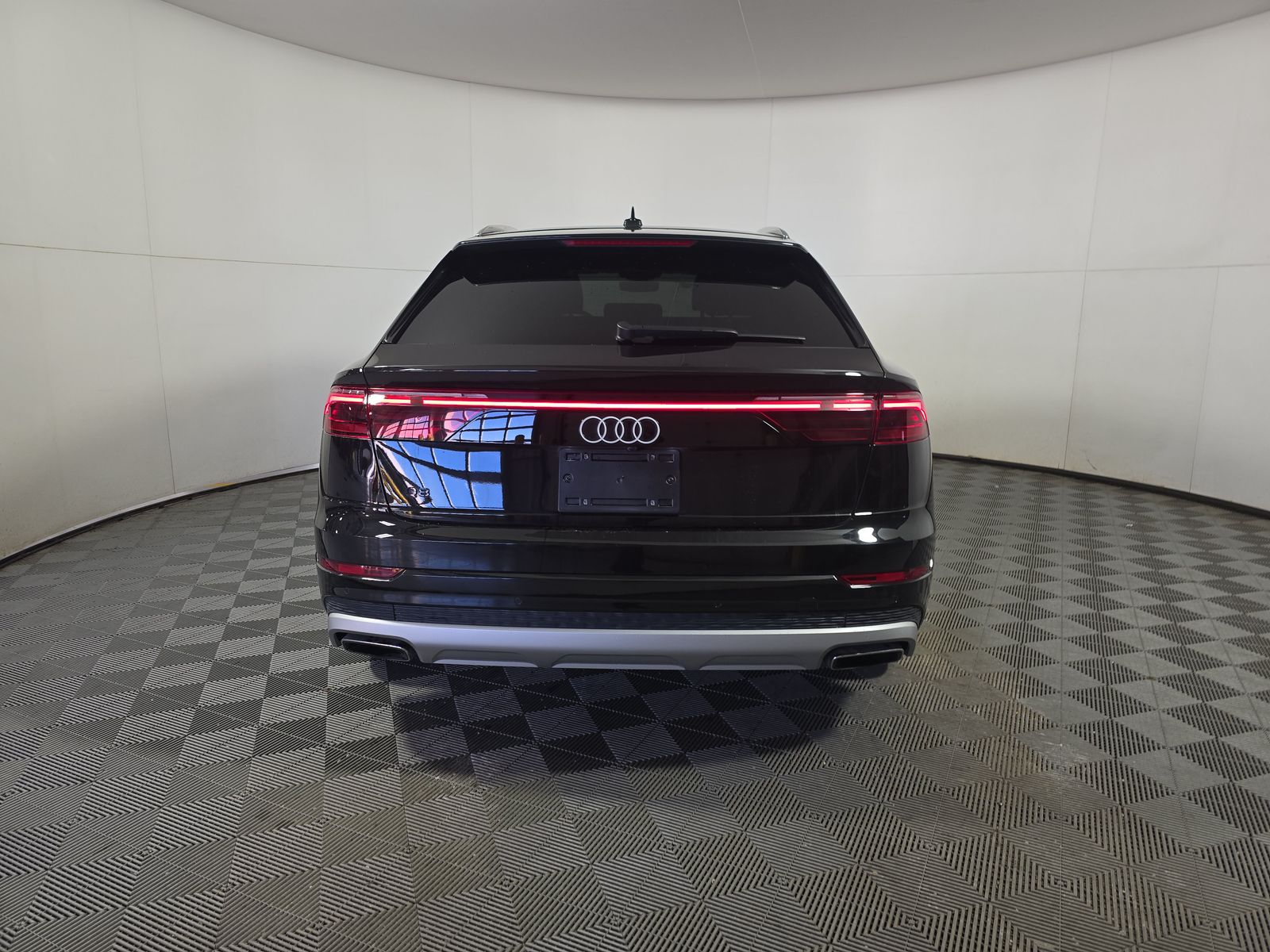 2024 Audi Q8 Prestige AWD