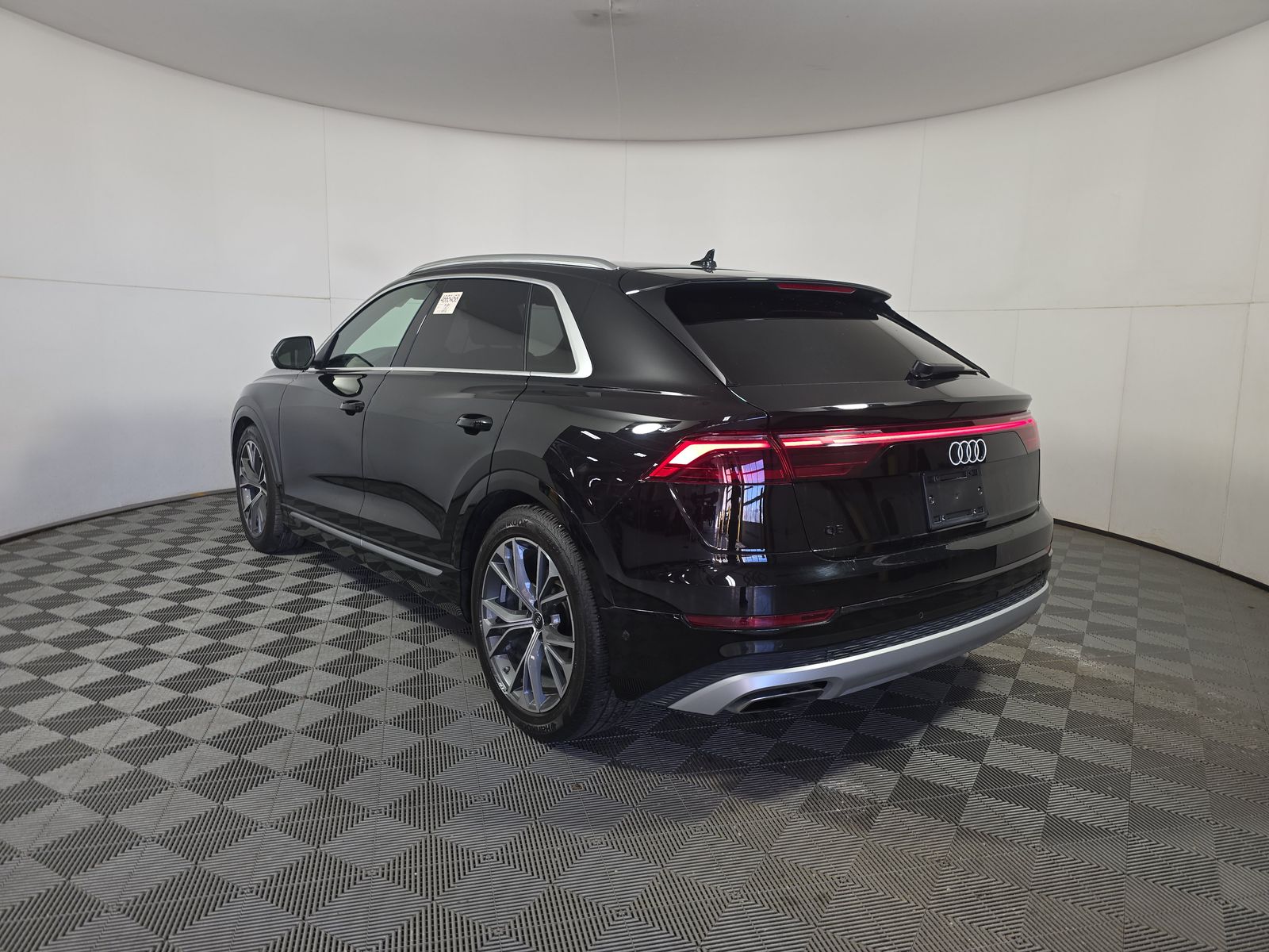 2024 Audi Q8 Prestige AWD