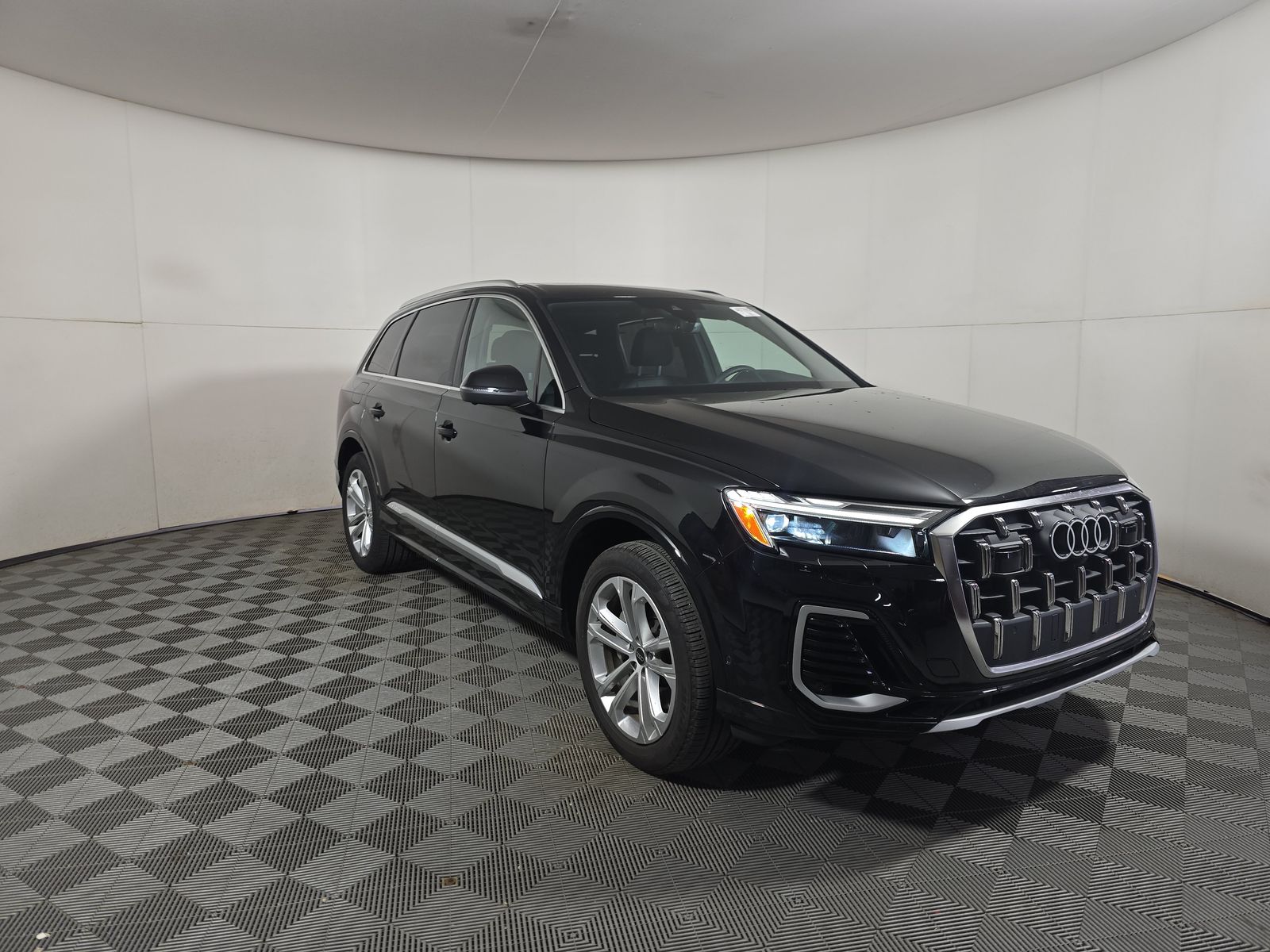 2025 Audi Q7 Premium Plus AWD