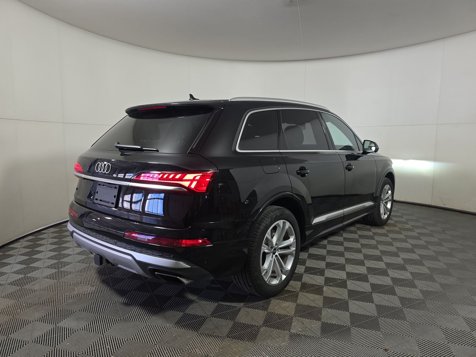 2025 Audi Q7 Premium Plus AWD