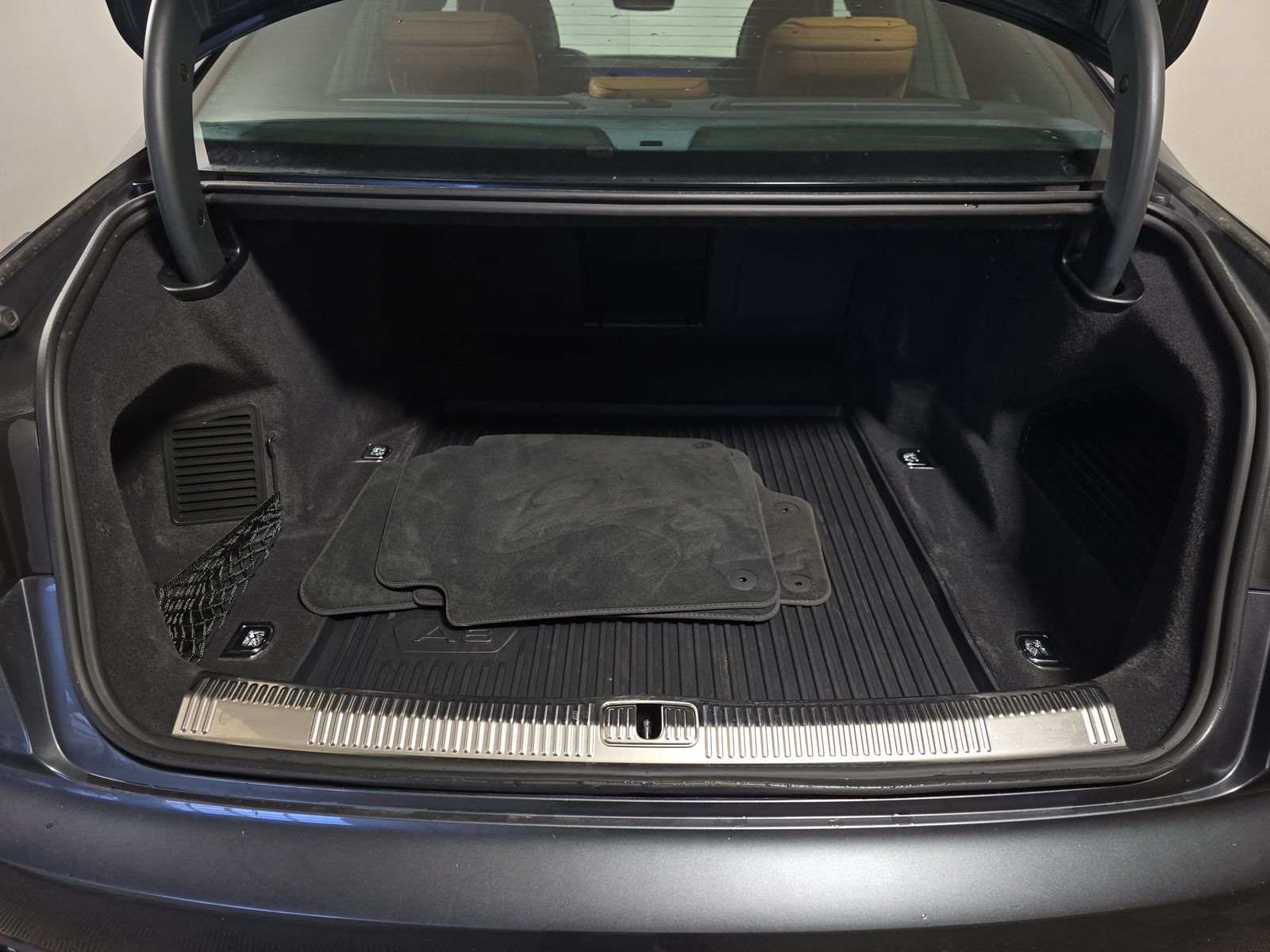 2022 Audi S8 Base AWD