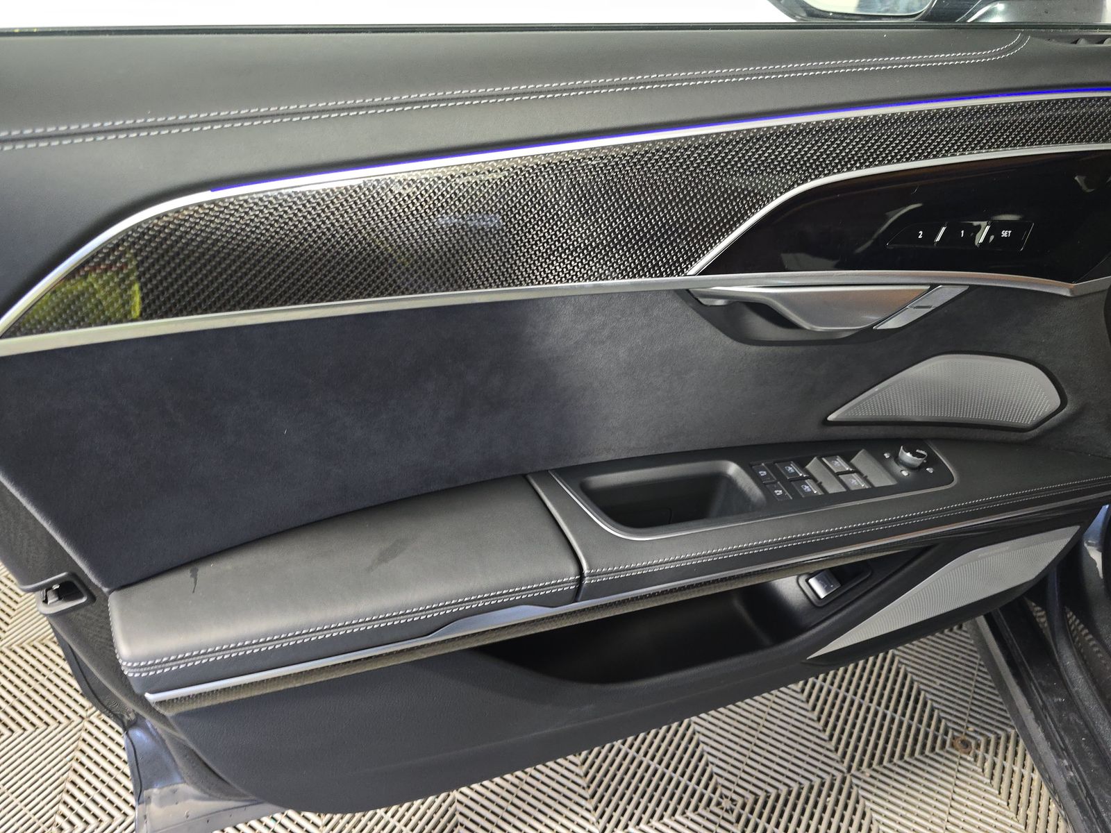 2022 Audi S8 Base AWD