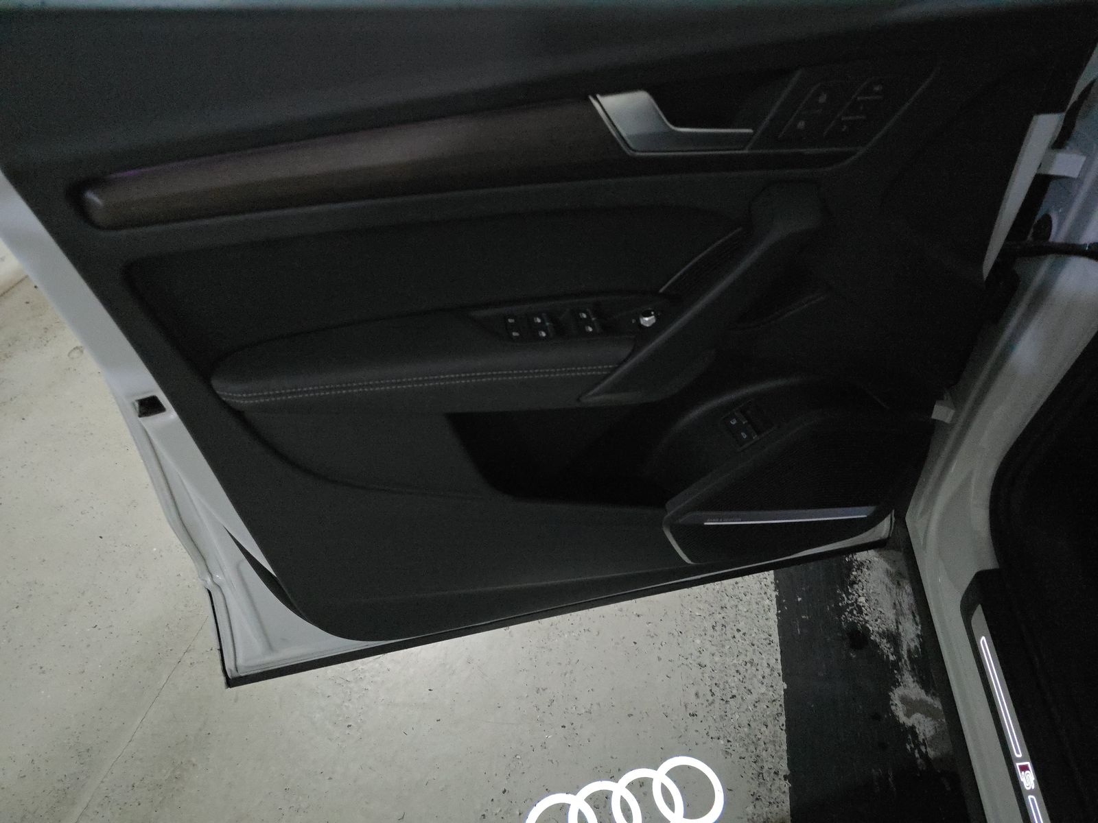 2025 Audi Q5 e Plug-In Hybrid S line Premium Plus AWD