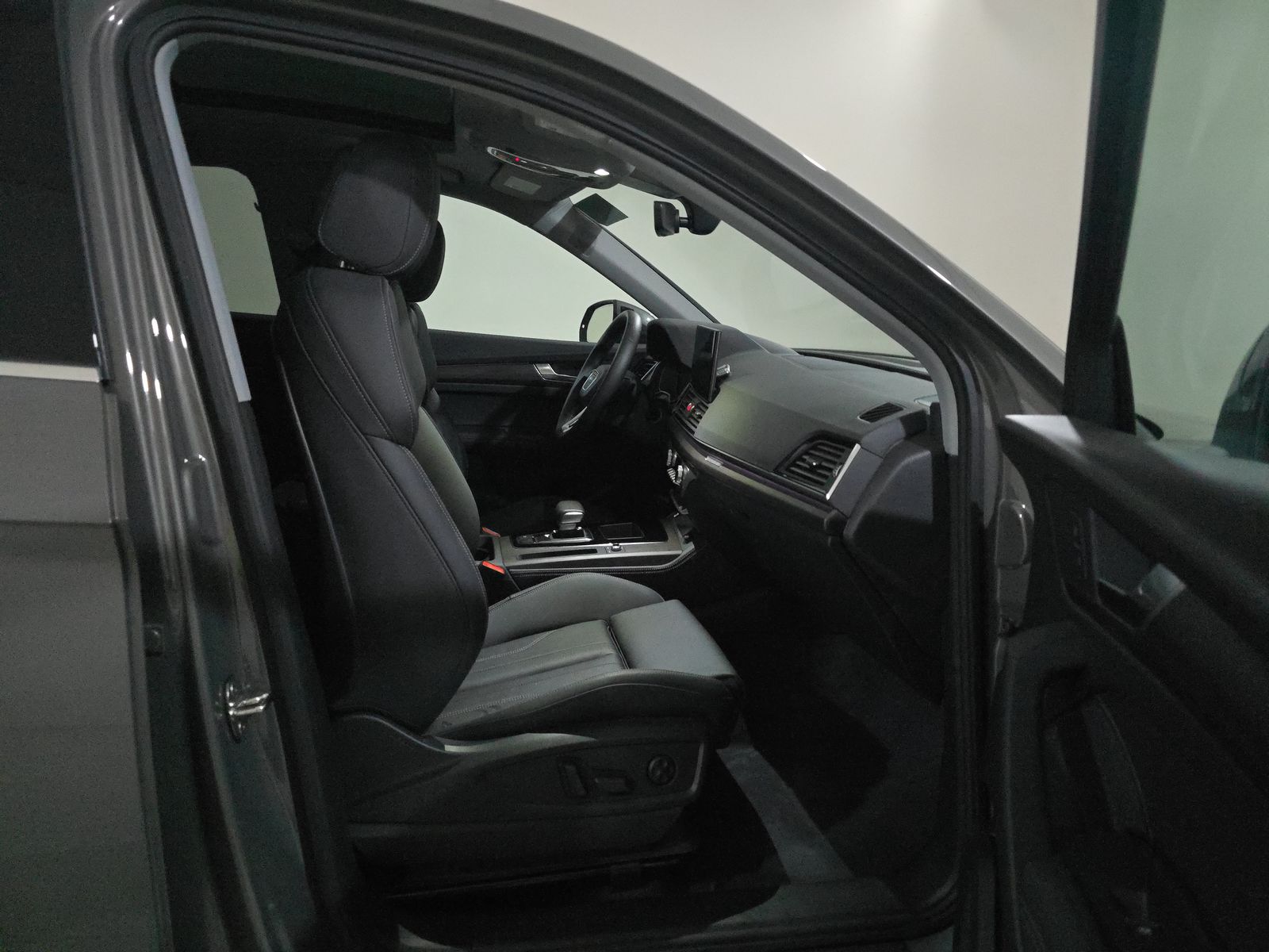 2025 Audi Q5 e Plug-In Hybrid S line Premium Plus AWD