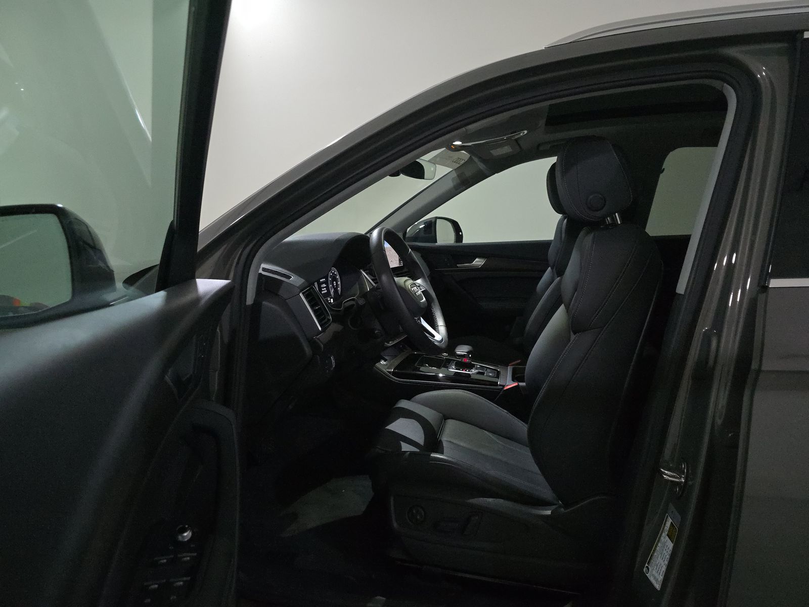 2025 Audi Q5 e Plug-In Hybrid S line Premium Plus AWD