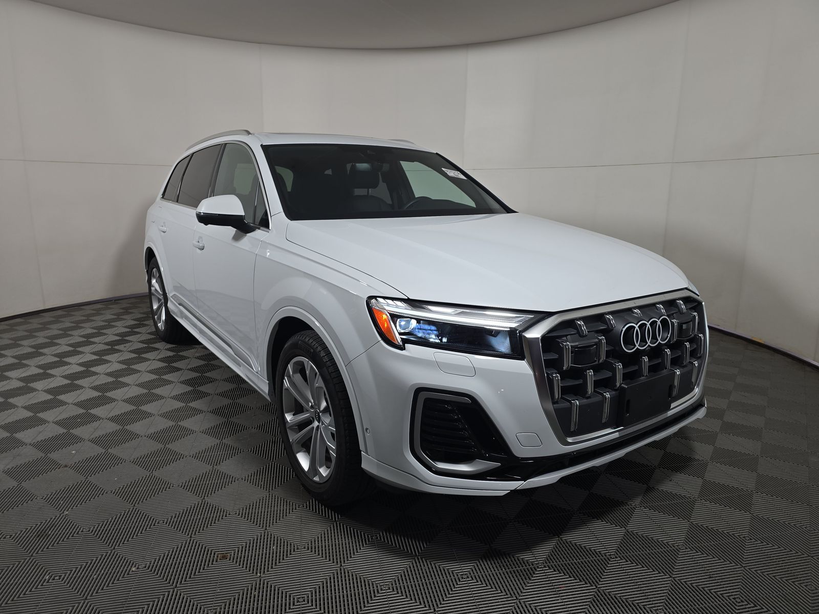 2025 Audi Q7 Premium Plus AWD