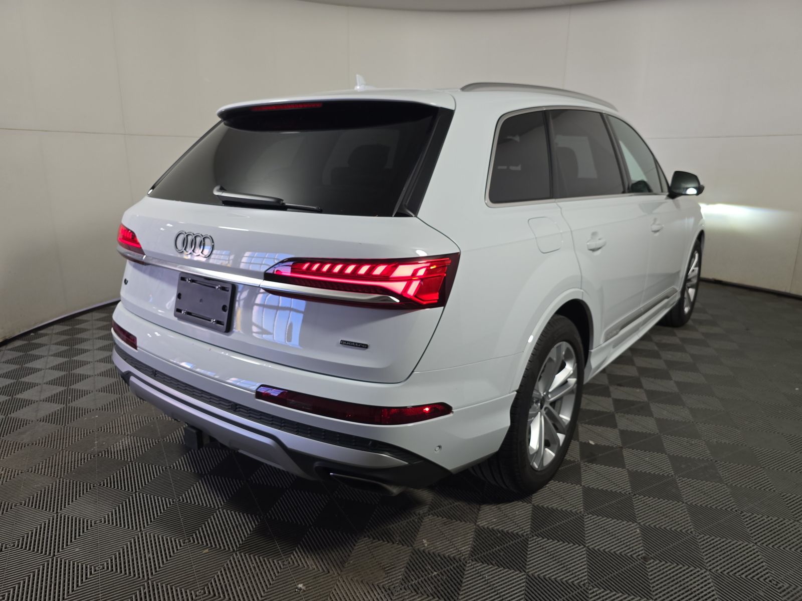 2025 Audi Q7 Premium Plus AWD