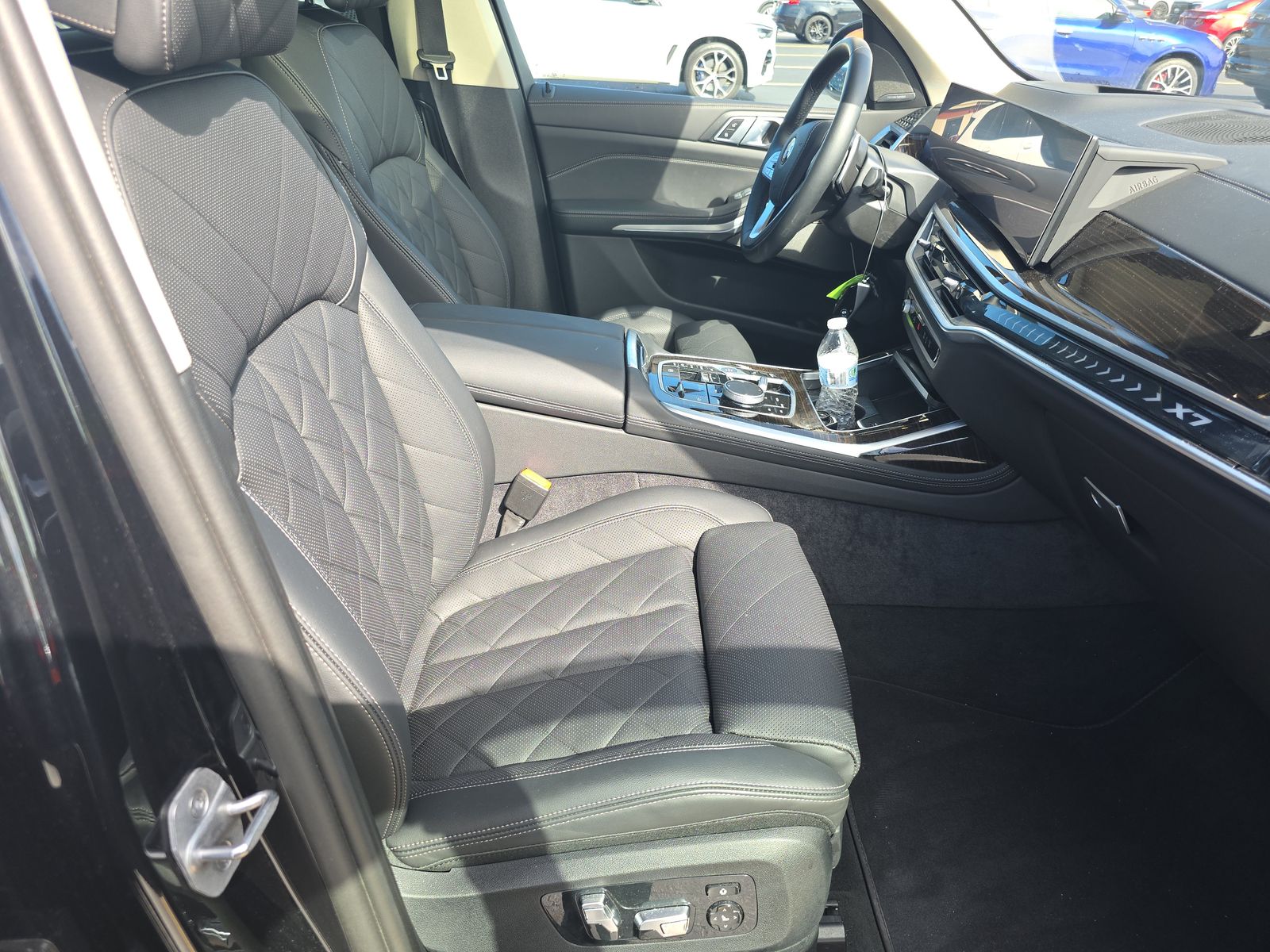 2025 BMW X7 xDrive40i AWD