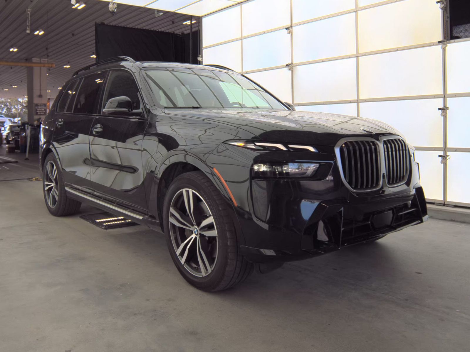 2025 BMW X7 xDrive40i AWD