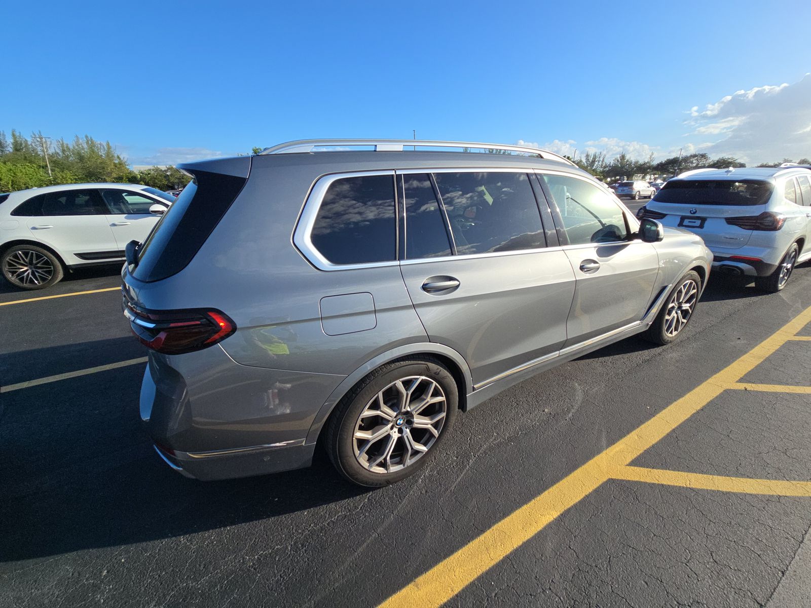 2025 BMW X7 xDrive40i AWD