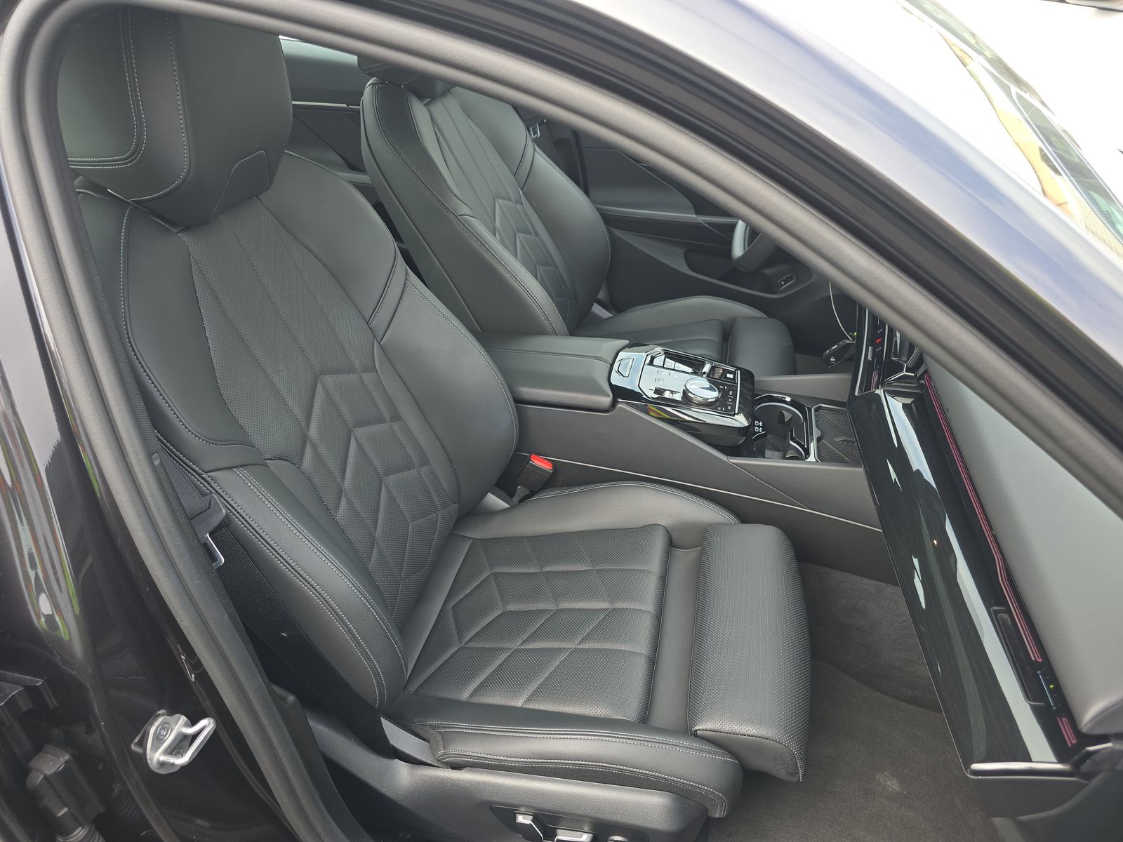 2024 BMW 5 Series 530i RWD