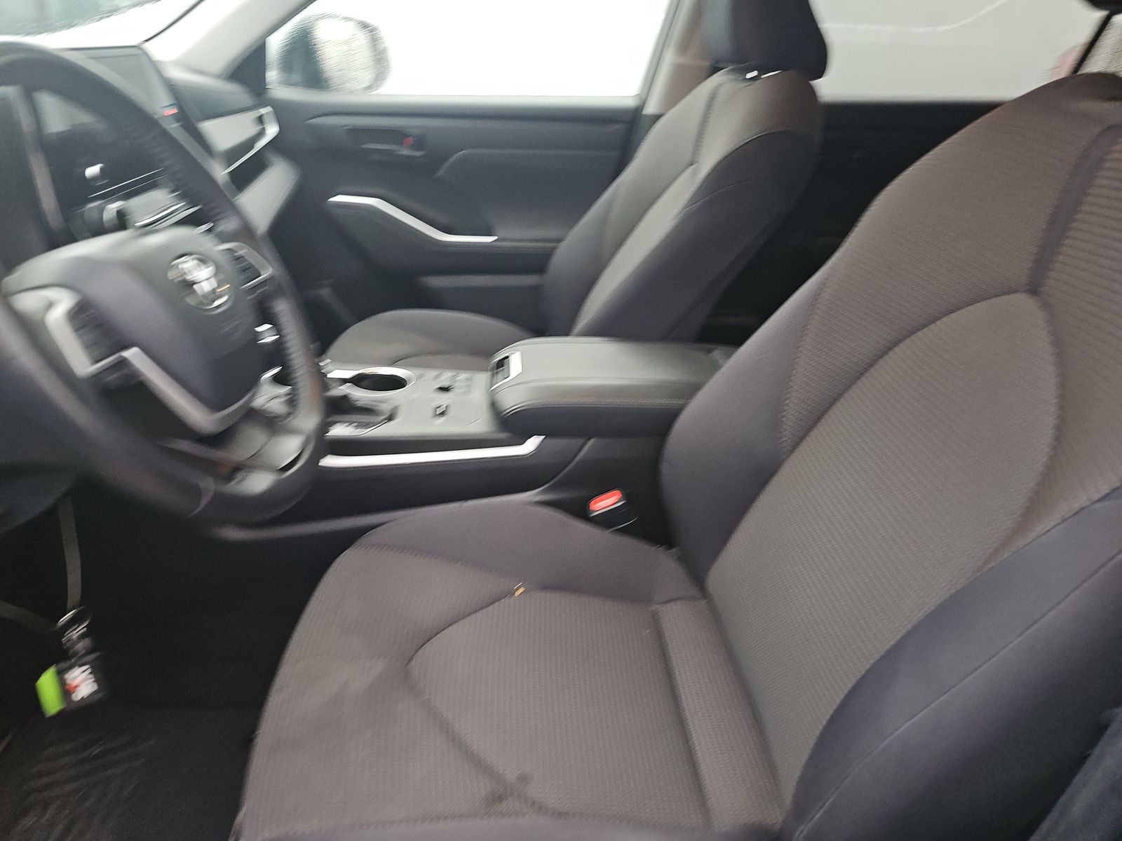 2024 Toyota Highlander LE FWD