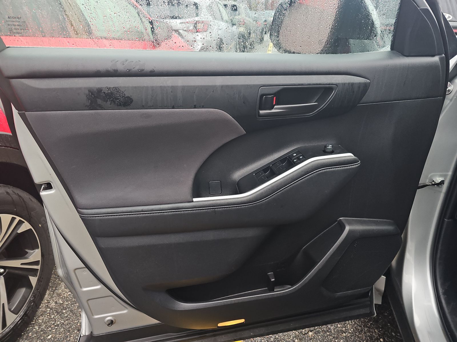 2024 Toyota Highlander LE FWD