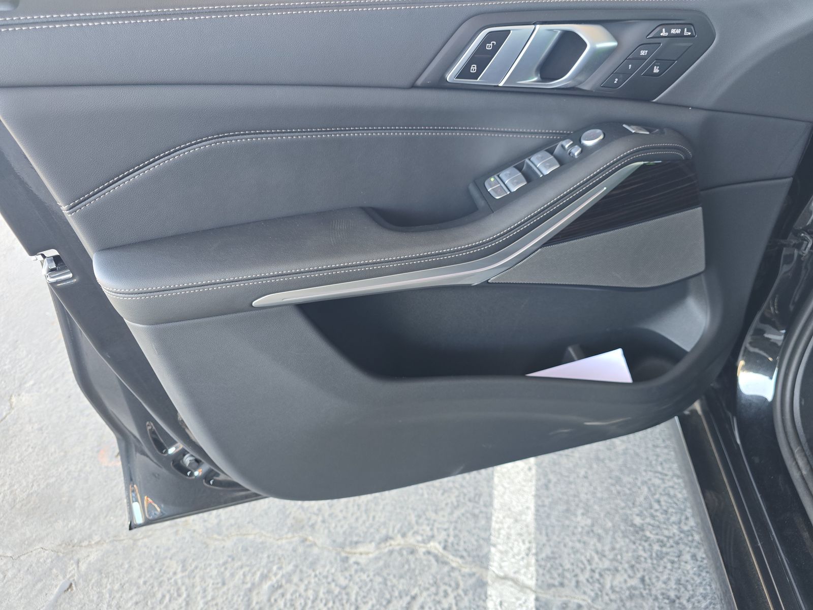 2025 BMW X7 xDrive40i AWD