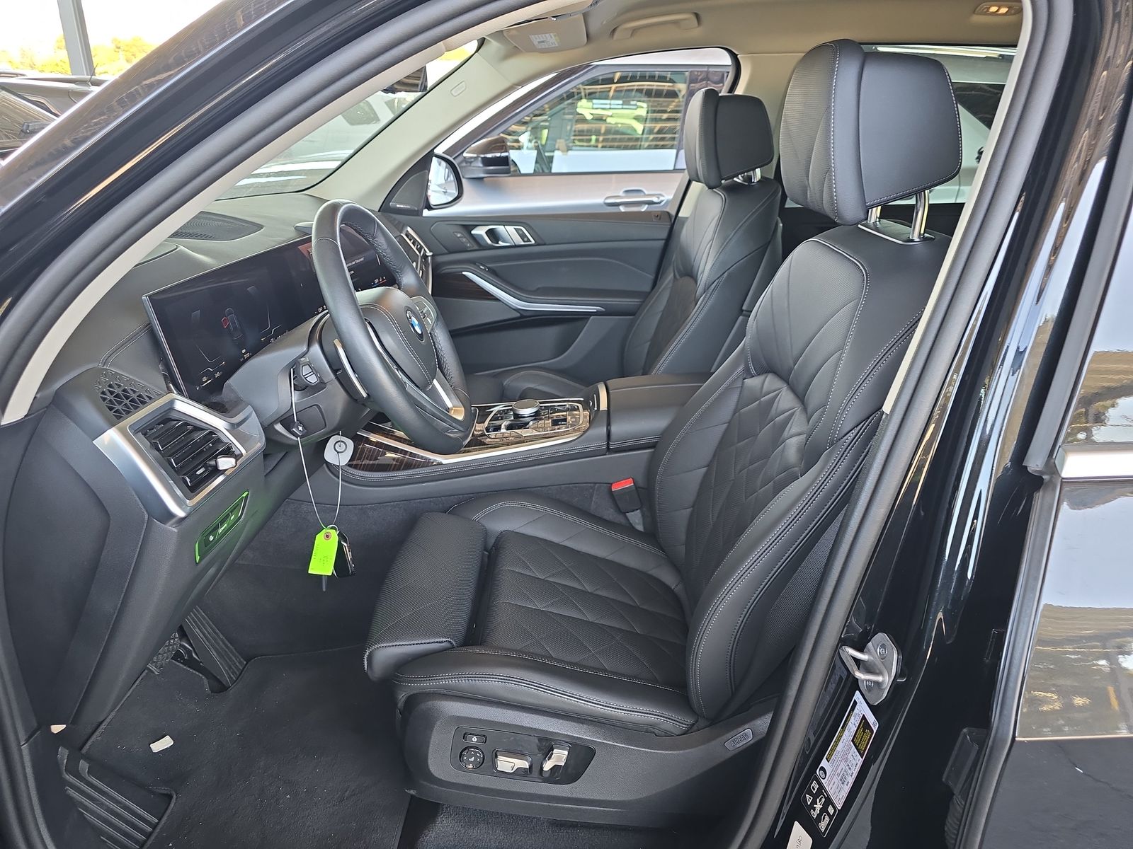 2025 BMW X7 xDrive40i AWD