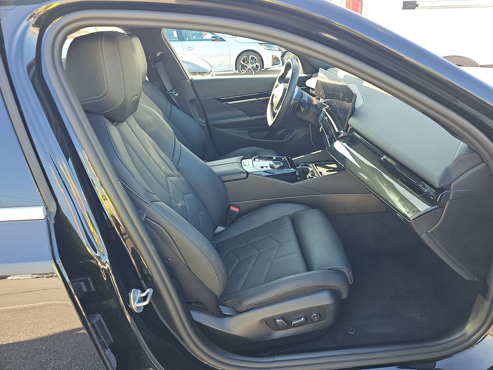 2025 BMW 5 Series 530i xDrive AWD