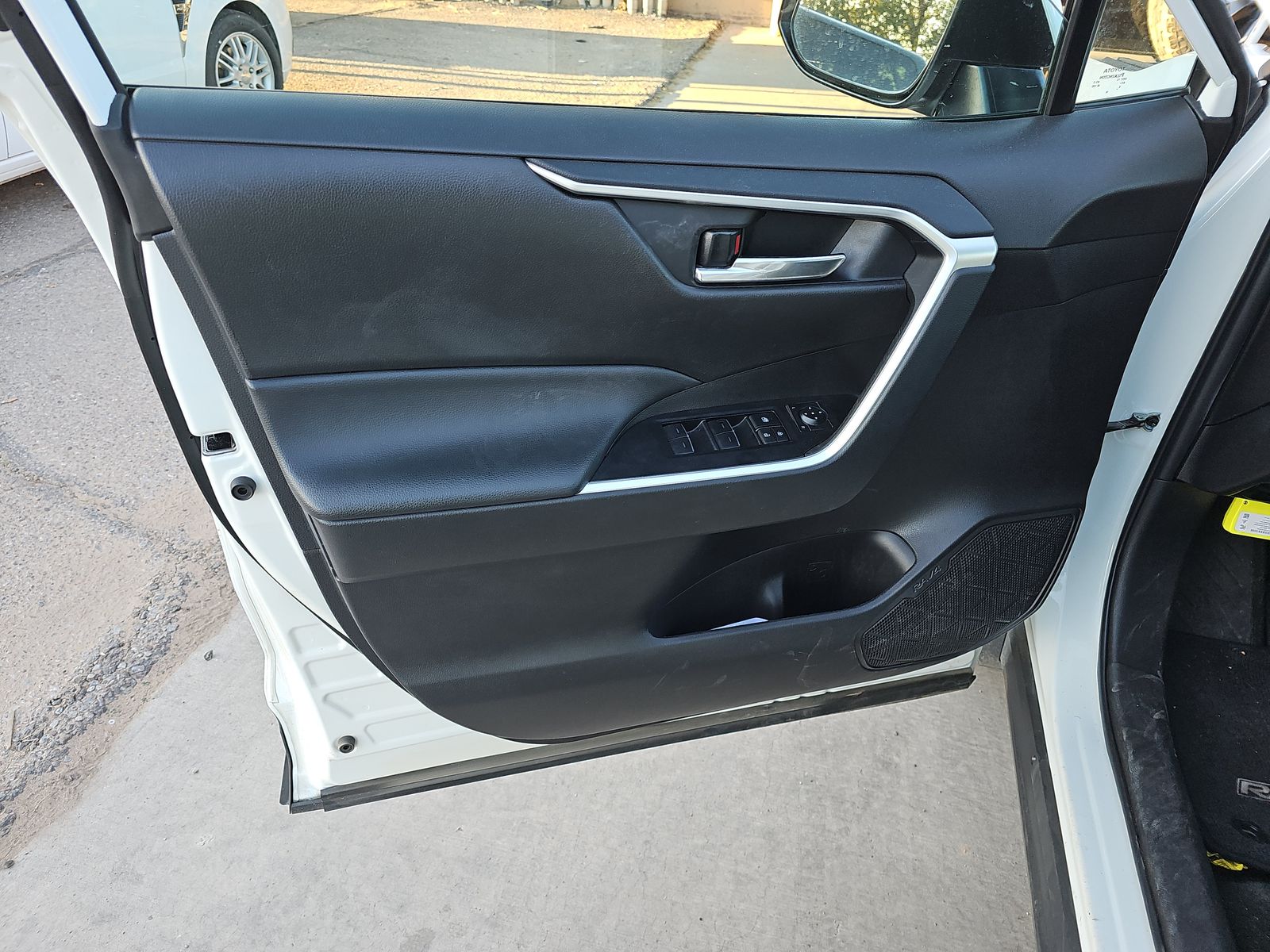 2024 Toyota RAV4 XLE AWD