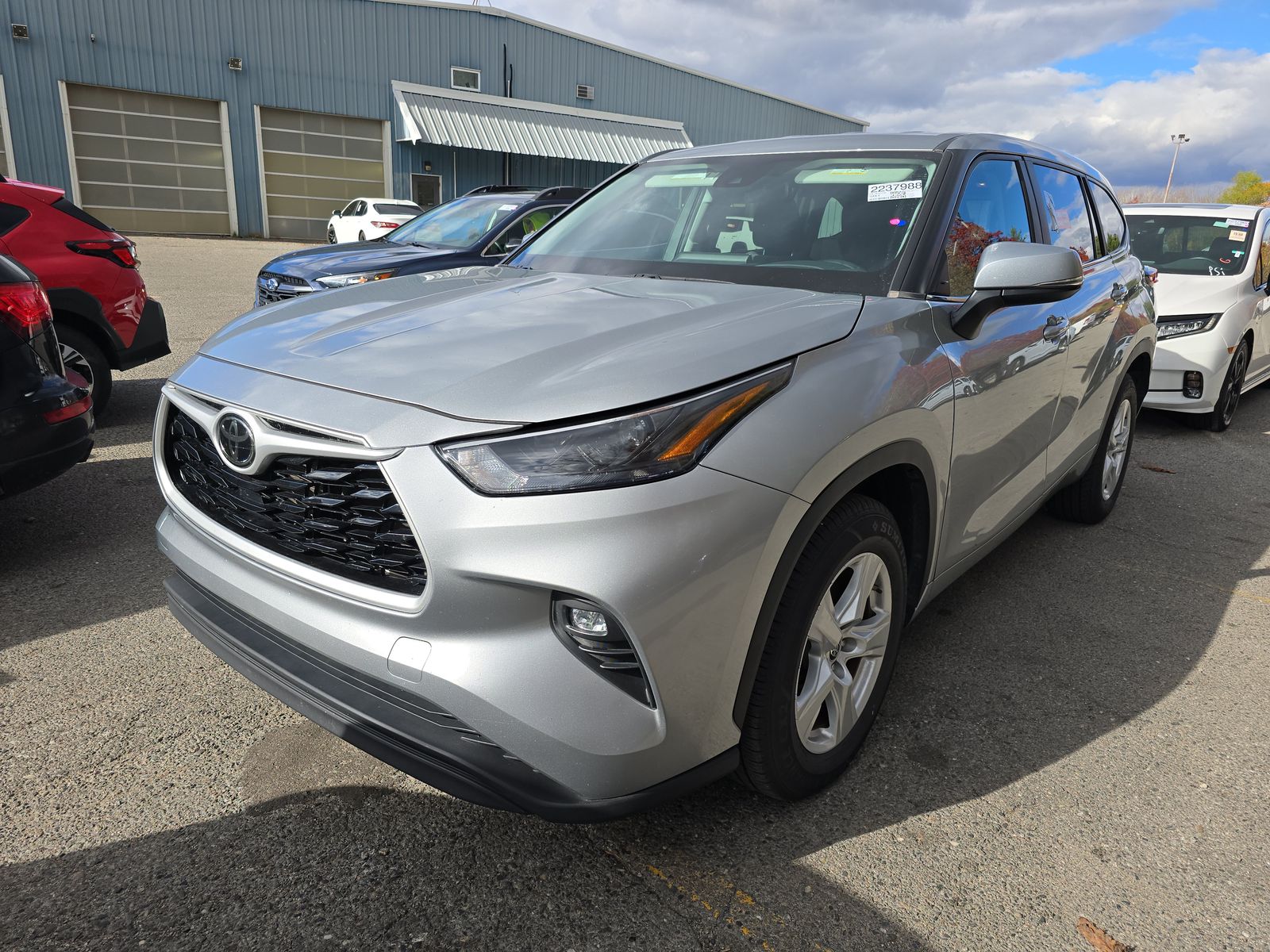 2023 Toyota Highlander LE FWD