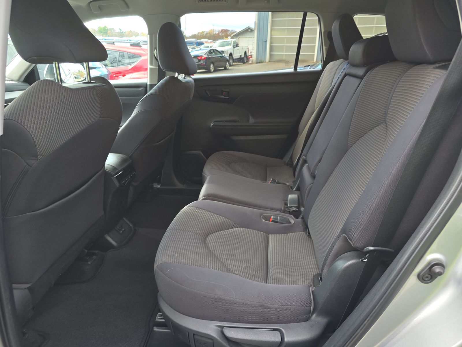 2023 Toyota Highlander LE FWD