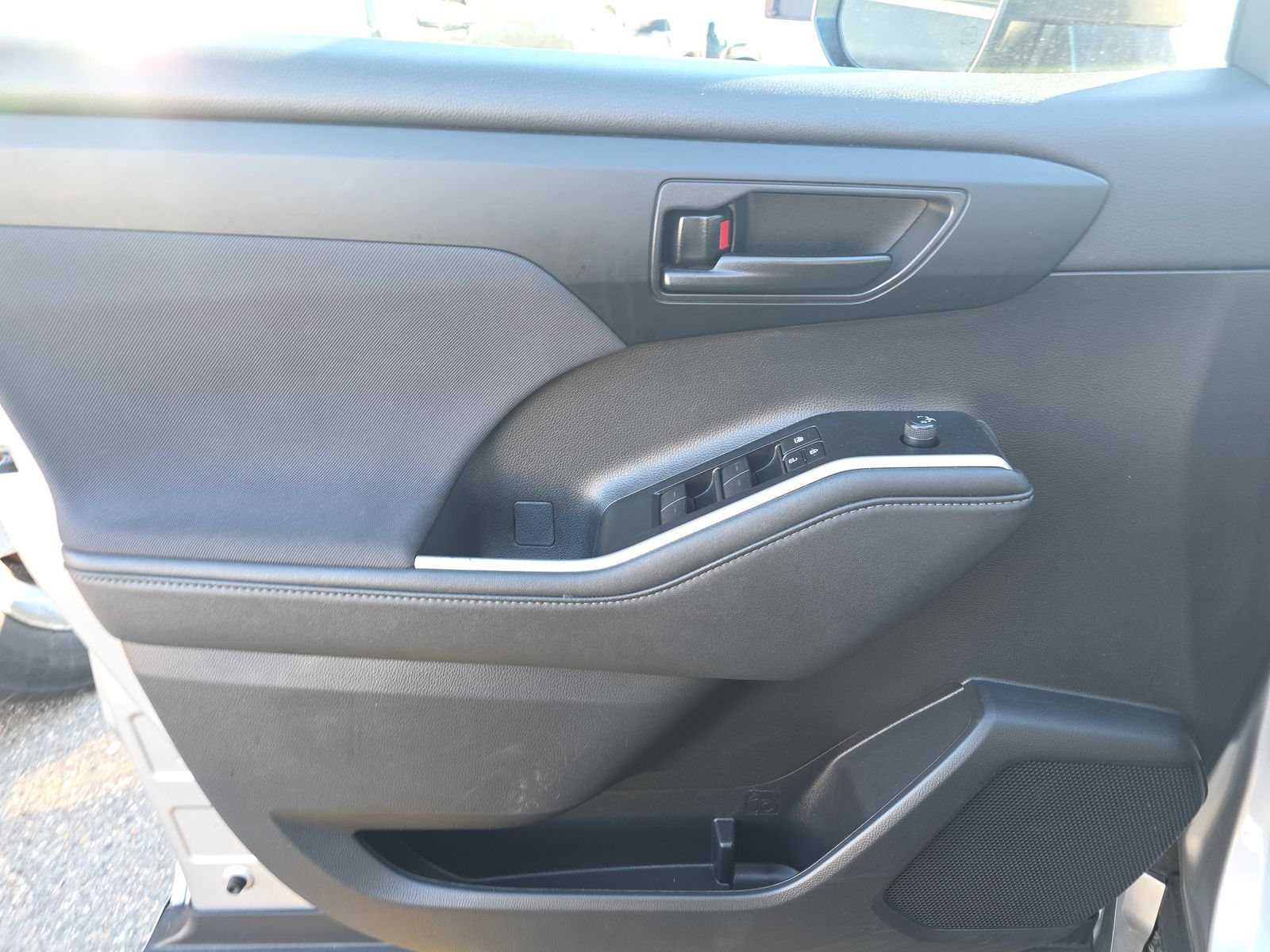 2023 Toyota Highlander LE FWD