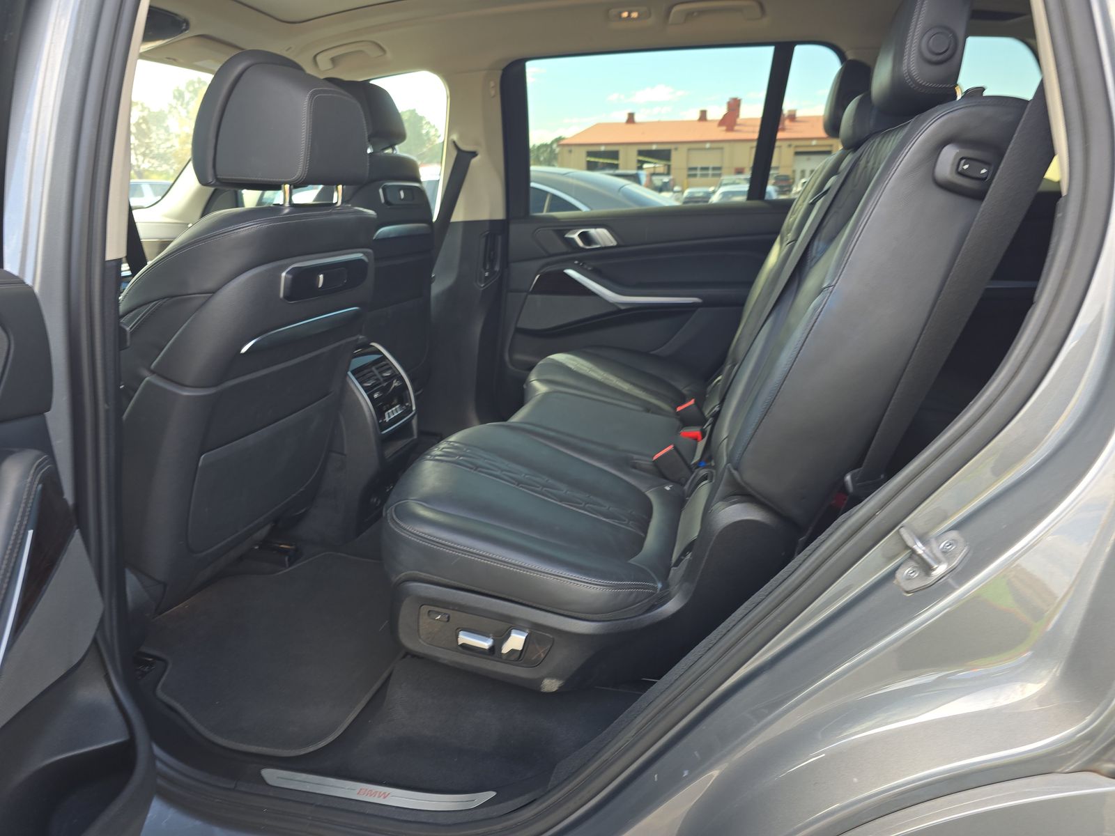 2023 BMW X7 xDrive40i AWD