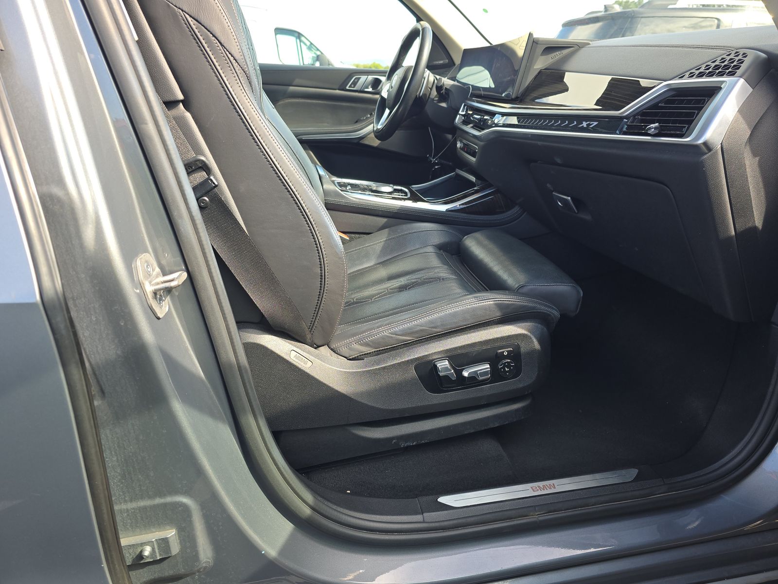 2023 BMW X7 xDrive40i AWD