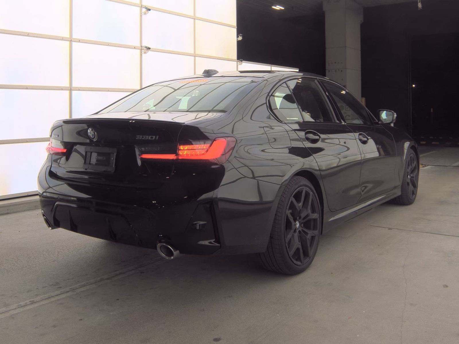 2025 BMW 3 Series 330i xDrive AWD