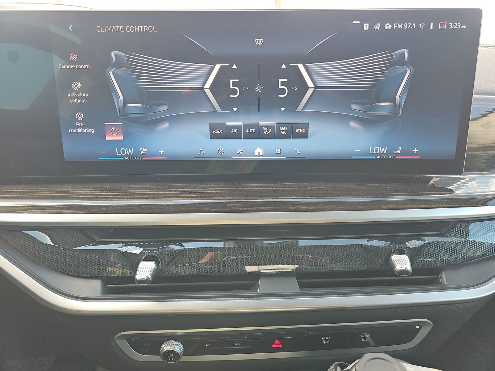 2025 BMW X7 xDrive40i AWD